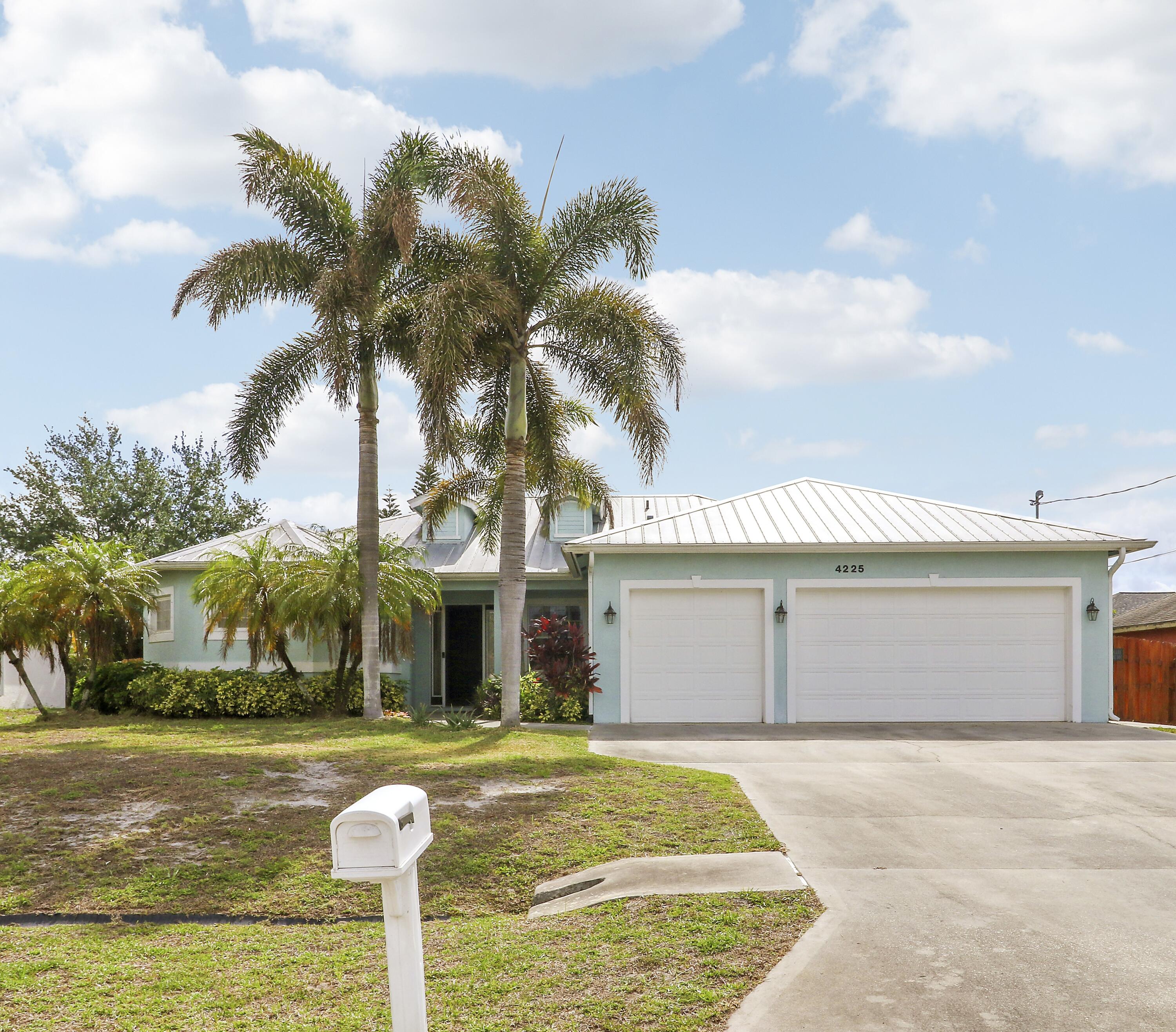 Foto de propiedad en 4225 SW Ragen Street, Port St. Lucie, FL 34953 Port St. Lucie con MLS# 