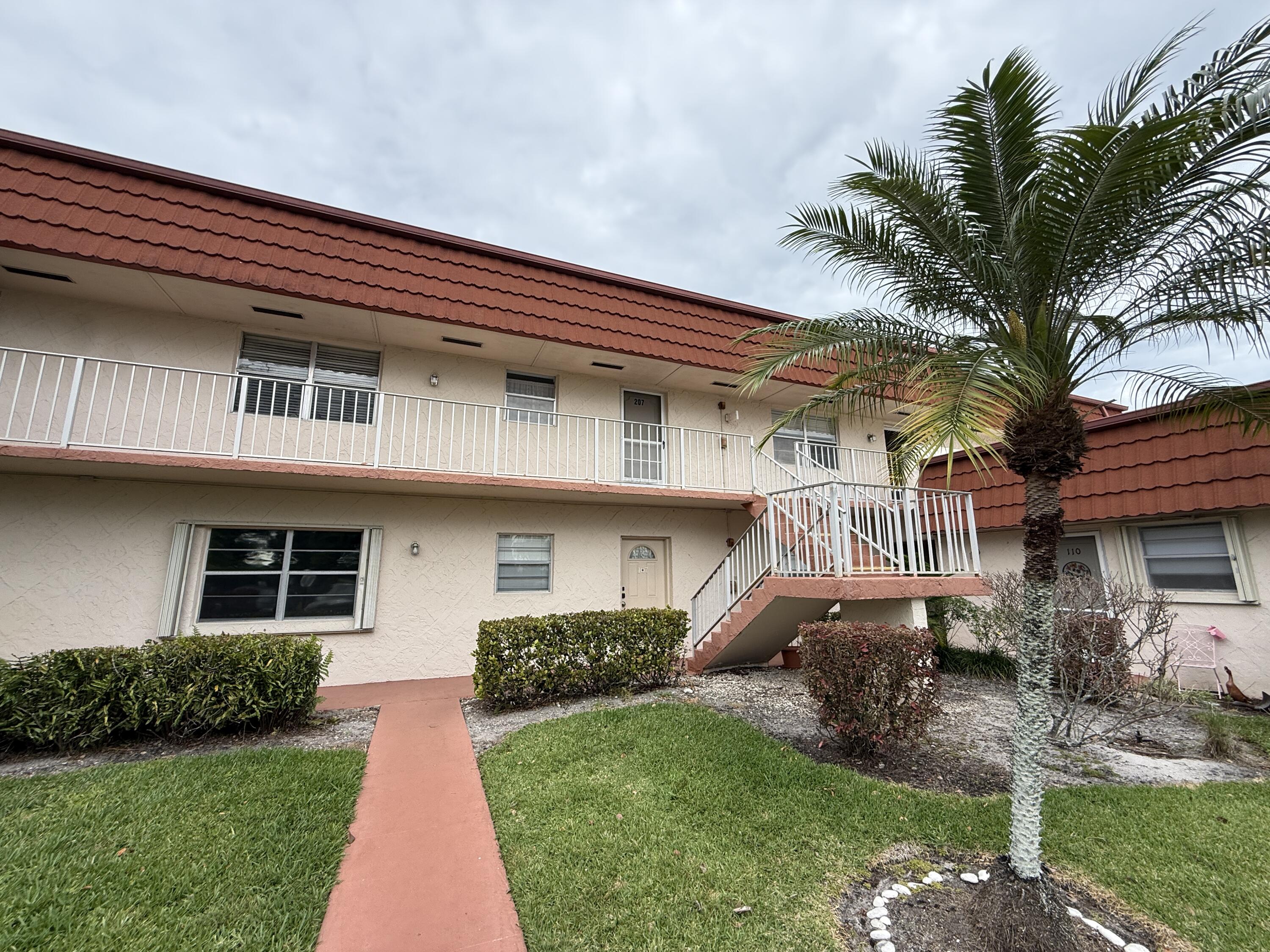 Foto de propiedad en 12009 Poinciana Boulevard 207, Royal Palm Beach, FL 33411 Royal Palm Beach con MLS# 