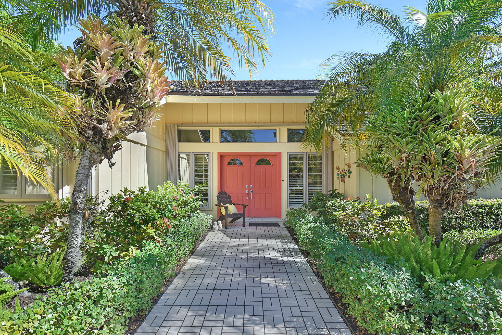 Foto de propiedad en 6111 SE Winged Foot Drive, Stuart, FL 34997 Stuart con MLS# 