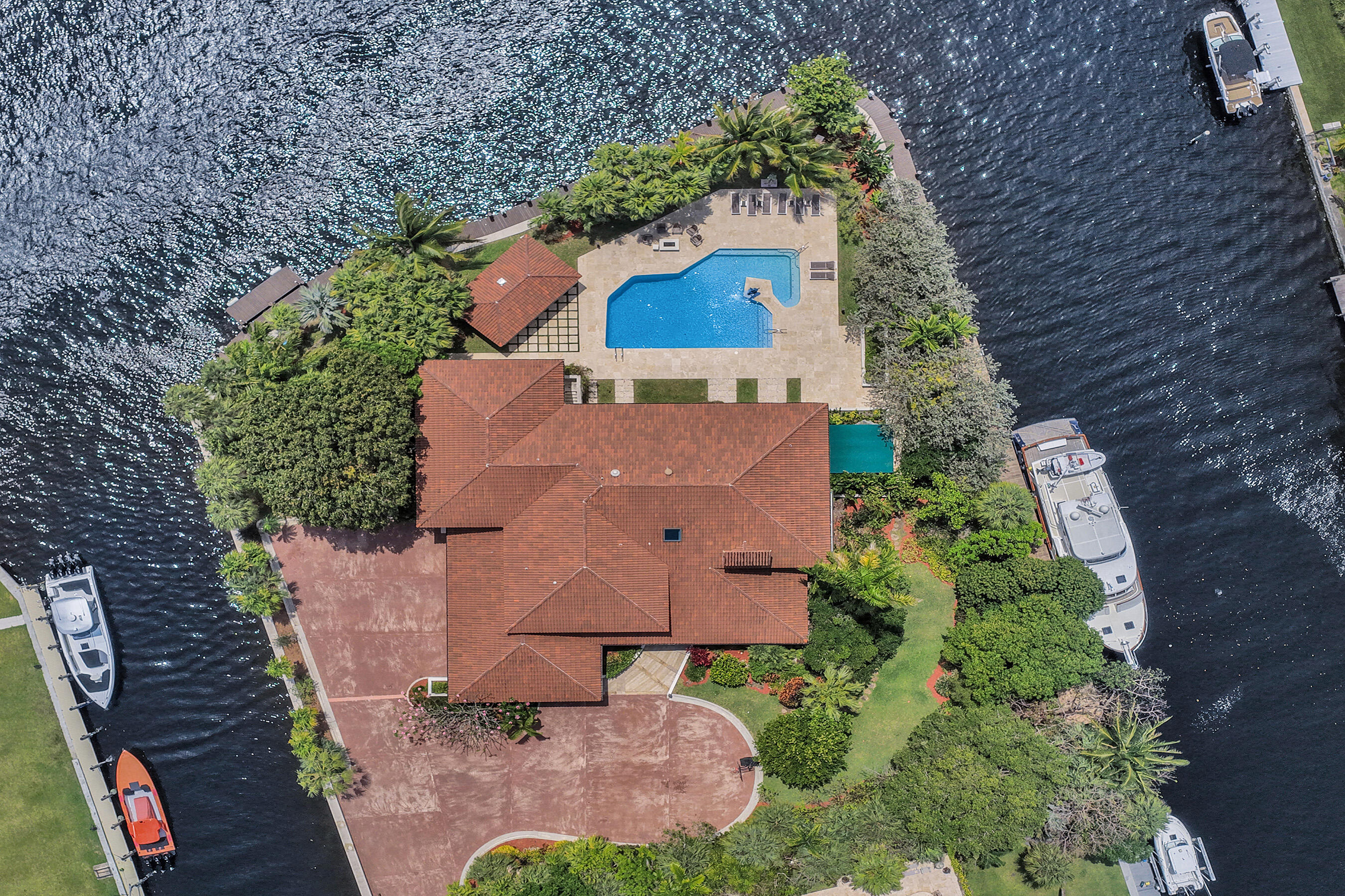 Foto de propiedad en 2441 SW 28th Avenue, Fort Lauderdale, FL 33312 Fort Lauderdale con MLS# 