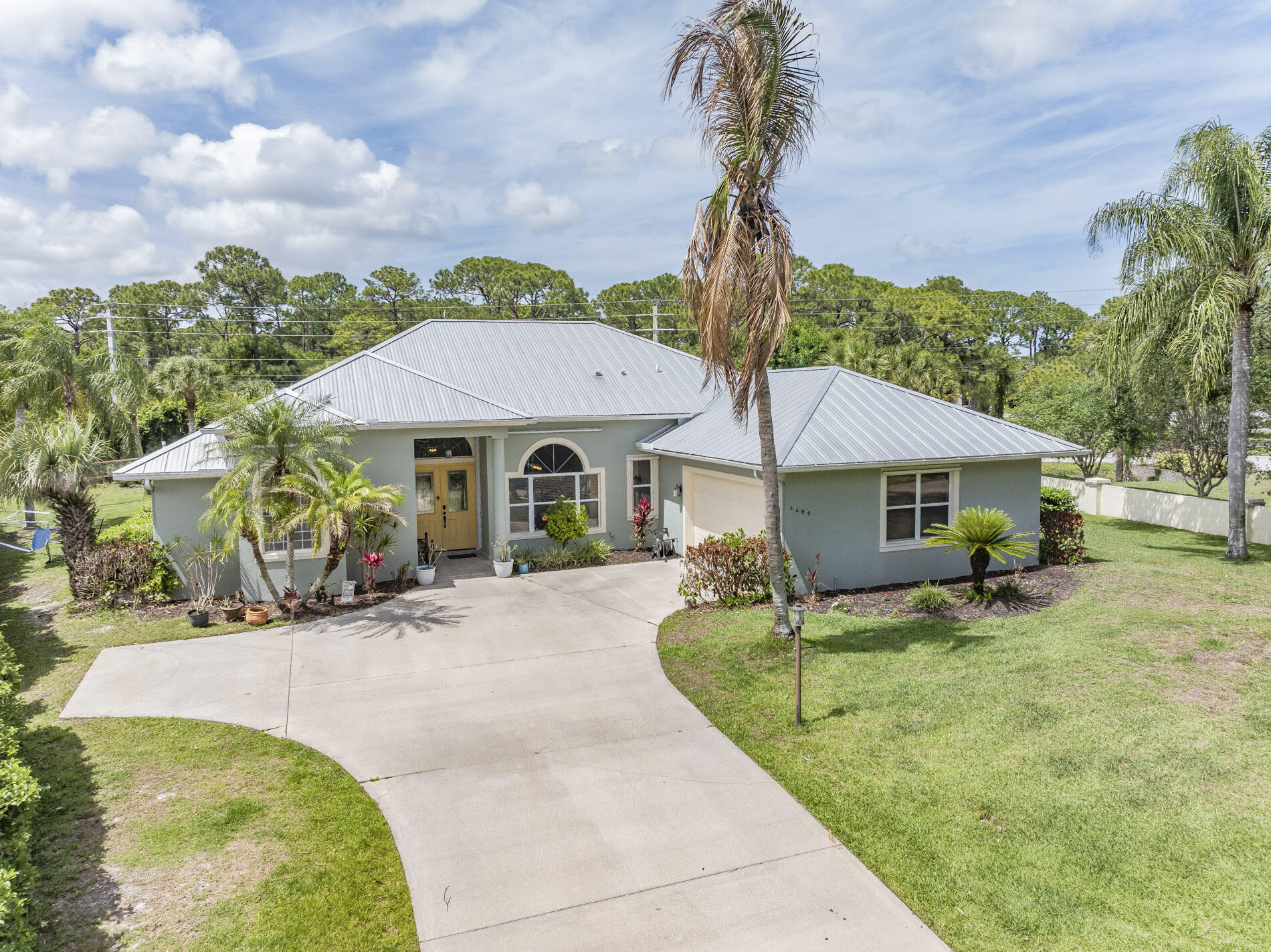 Foto de propiedad en 6489 53rd Circle, Vero Beach, FL 32967 Vero Beach con MLS# 
