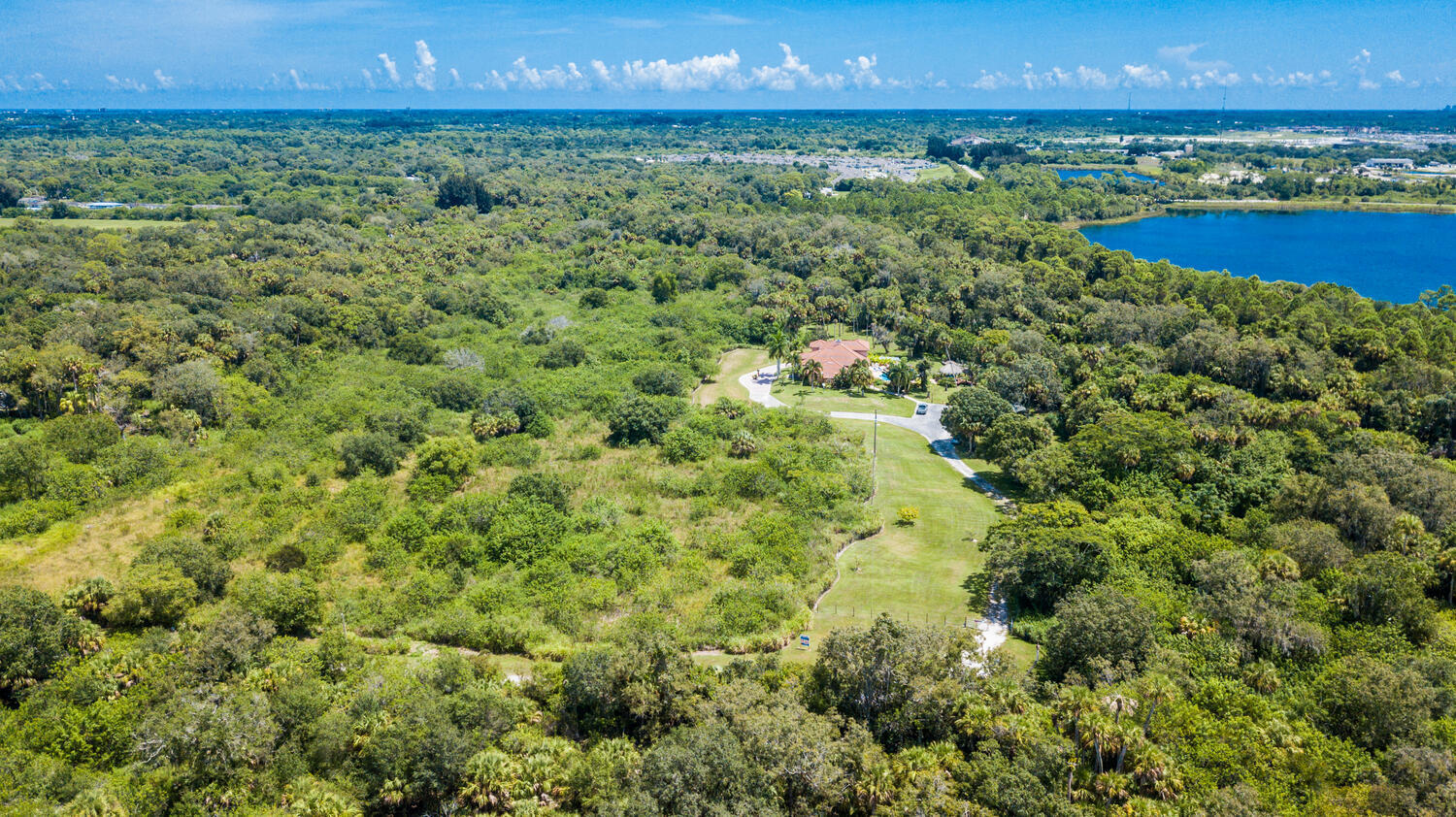 Foto de propiedad en 3646 S Jenkins Lot 1 Road, Fort Pierce, FL 34981 Fort Pierce con MLS# 