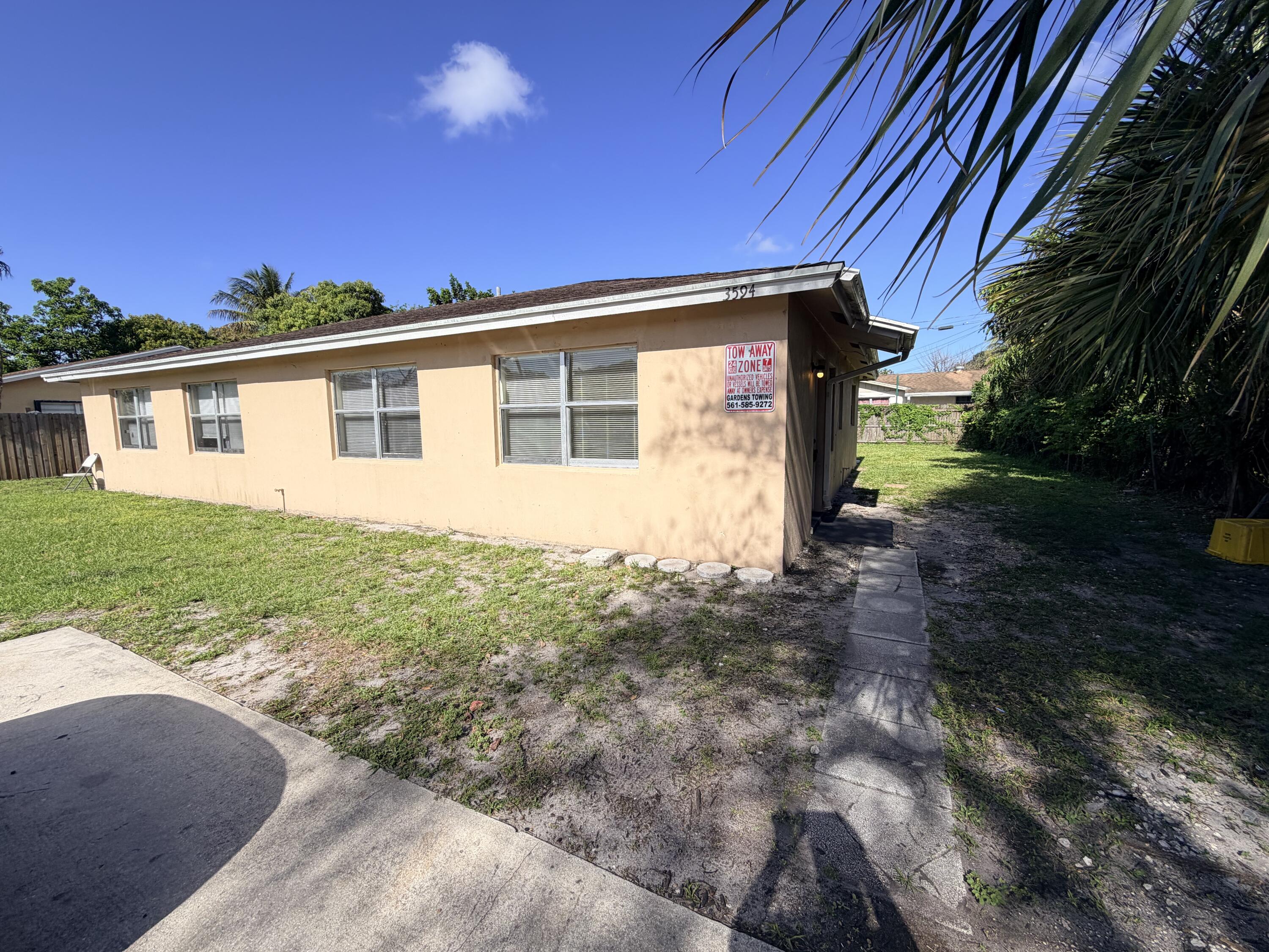 Alquilada 3594 Almar Road 3, Lake Worth, FL 33461, Lake Worth, FL 33461