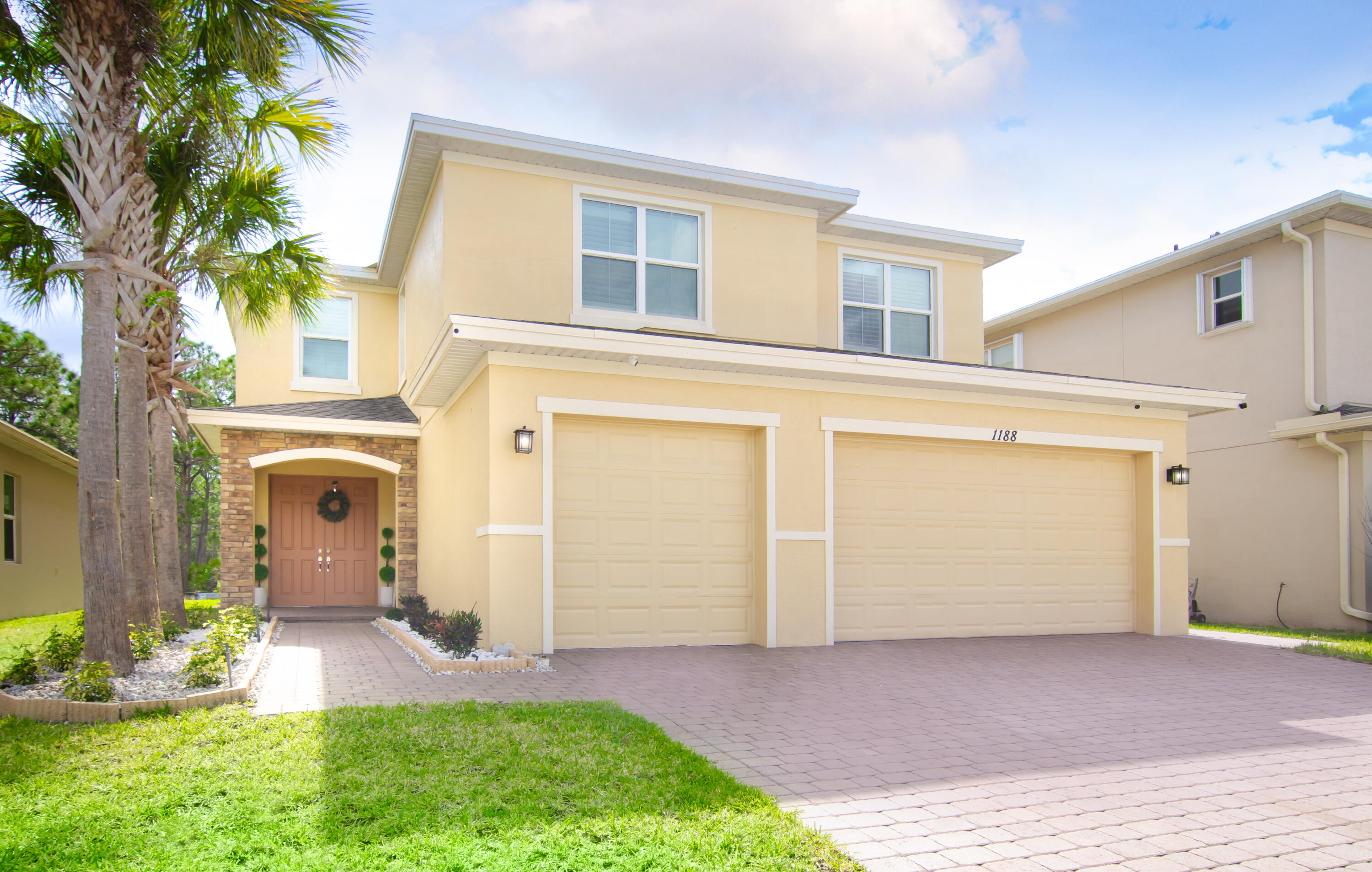 Foto de propiedad en 1188 NW Leonardo Circle, Port St. Lucie, FL 34986 Port St. Lucie con MLS# 