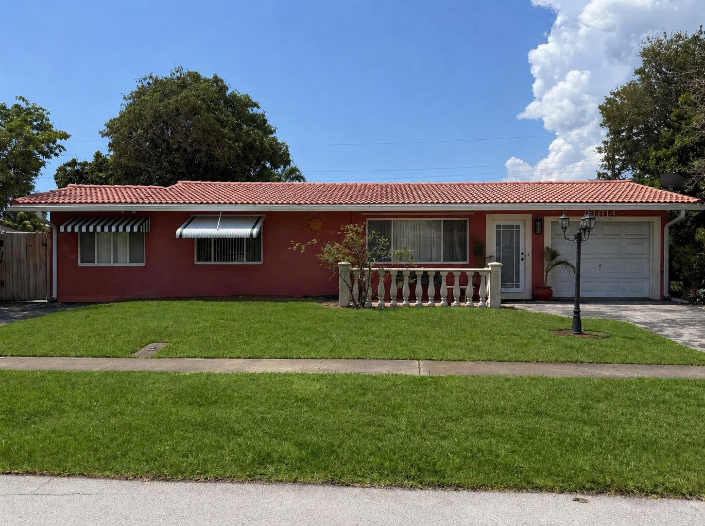 Foto de propiedad en 1014 SE 4th Court, Deerfield Beach, FL 33441 Deerfield Beach con MLS# 