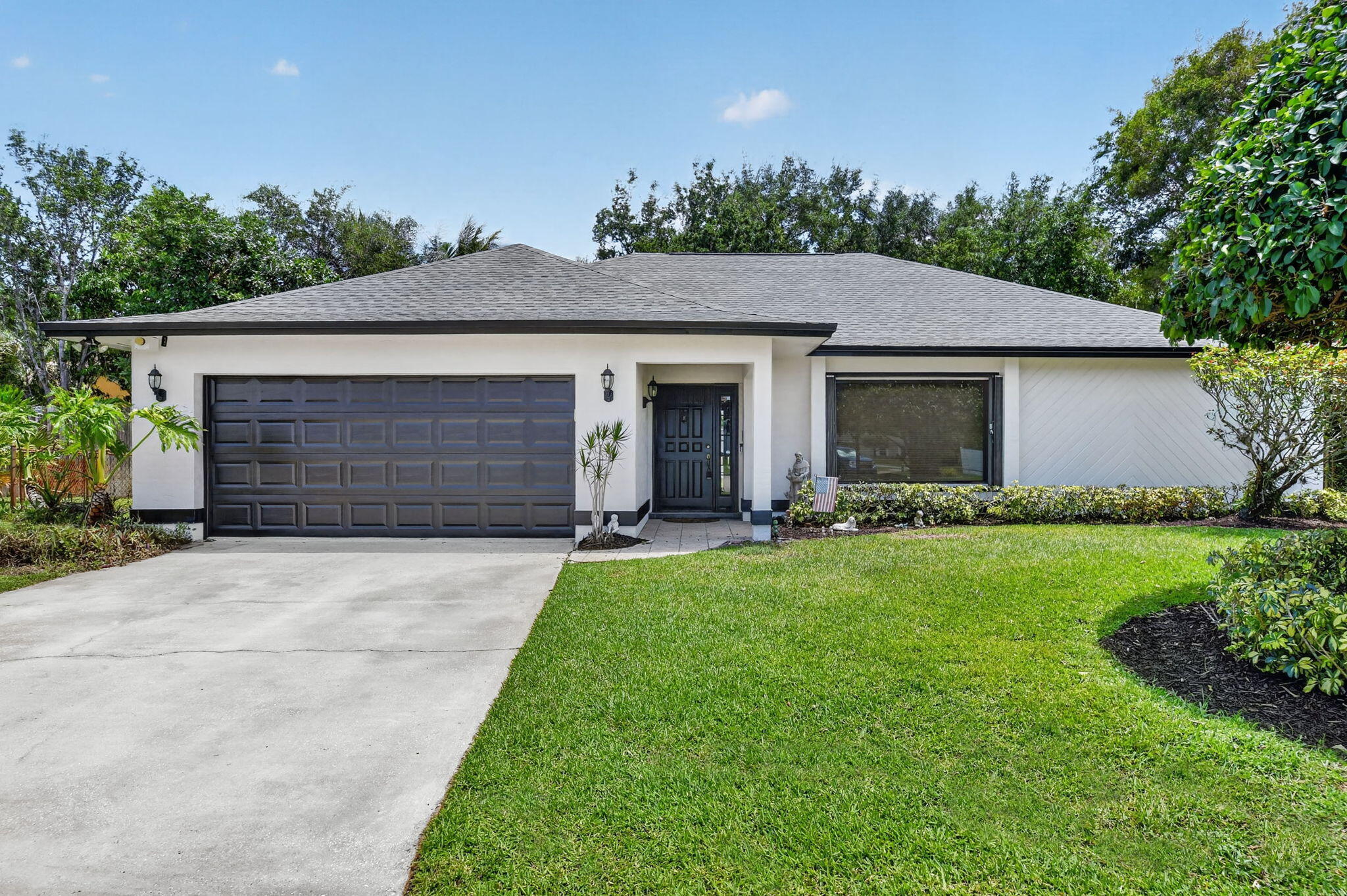 Foto de propiedad en 980 Ryanwood Drive, West Palm Beach, FL 33413 West Palm Beach con MLS# 