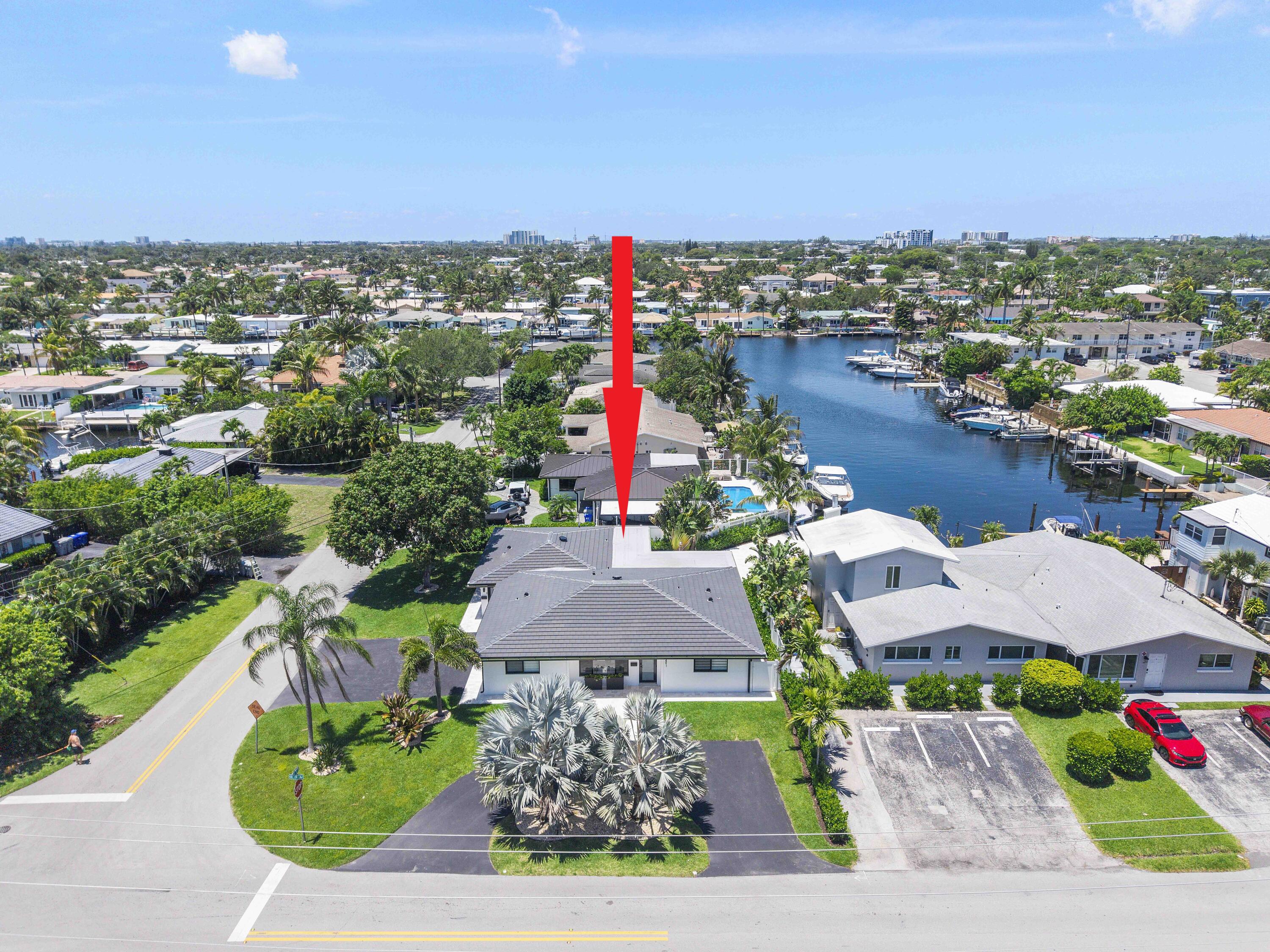 Waterfront Duplex with one 3/3 and one 2/2 + dock (up to 40ft boat) with ocean access