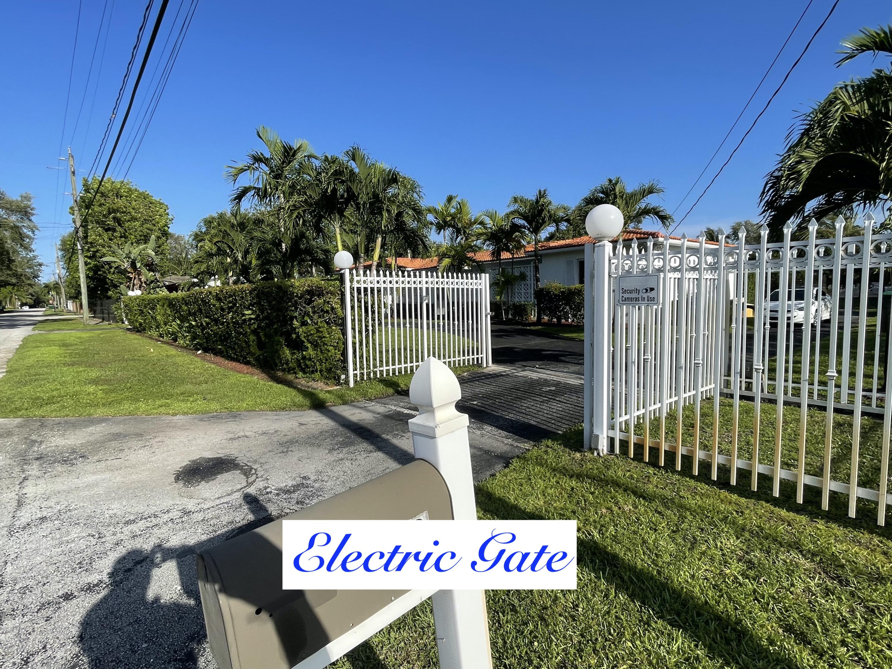 Foto de propiedad en 88 NE 154th Street, North Miami Beach, FL 33162 North Miami Beach con MLS# 