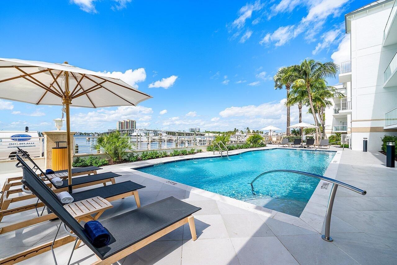 Foto de propiedad en 180 Lake Drive 2103, Palm Beach Shores, FL 33404 Palm Beach Shores con MLS# 