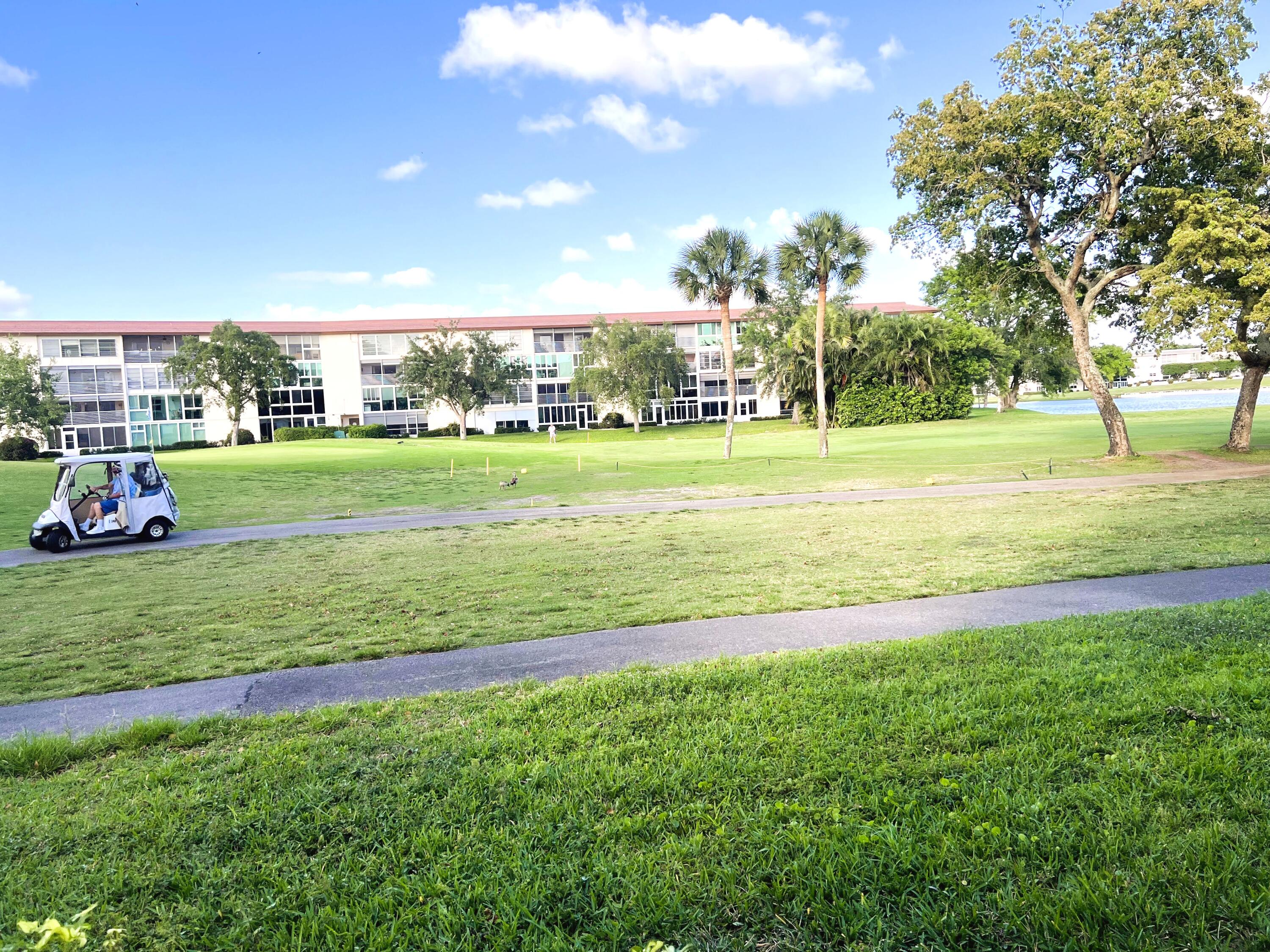 Foto de propiedad en 2902 Victoria Circle A1, Coconut Creek, FL 33066 Coconut Creek con MLS# 