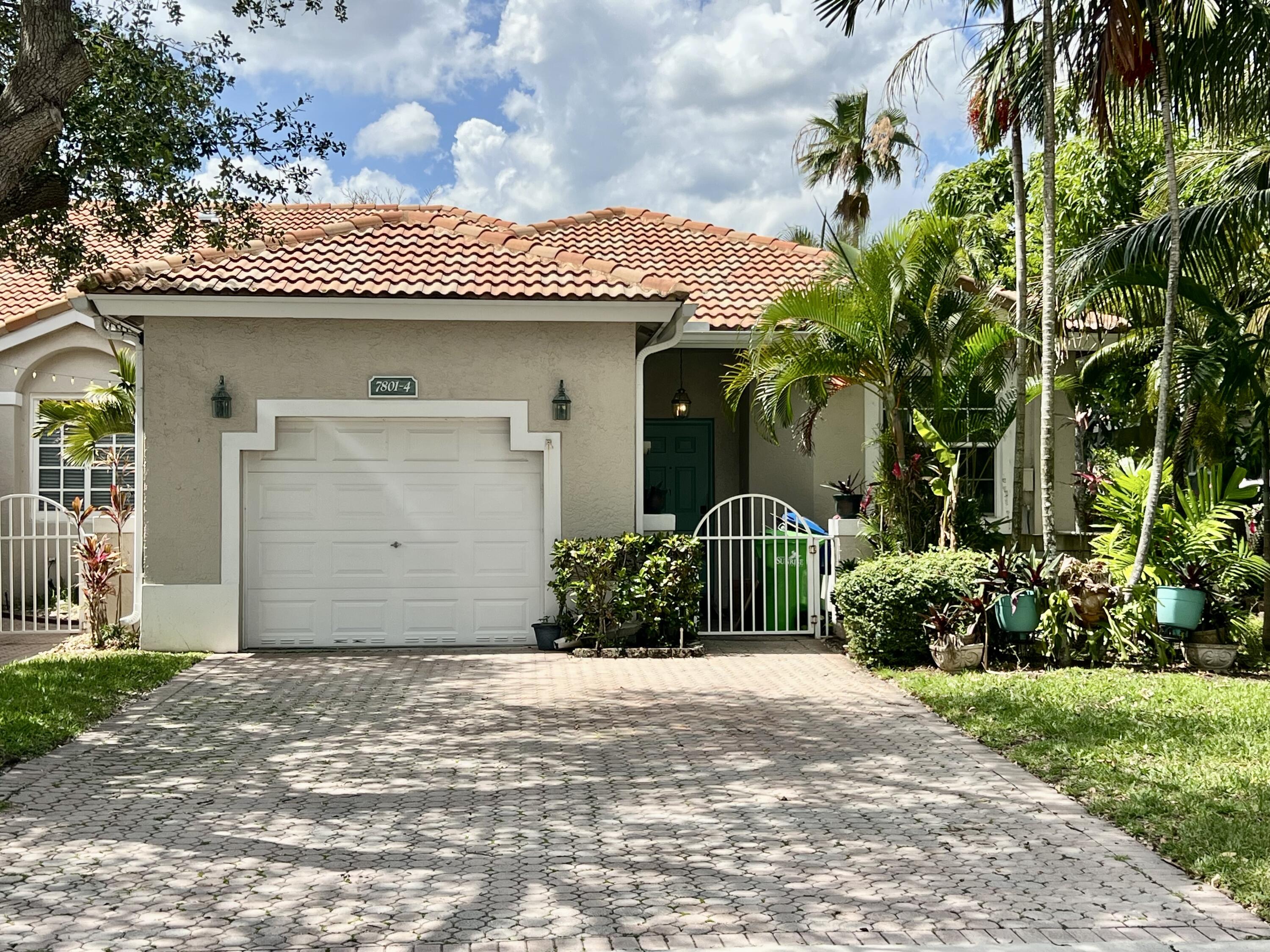 Foto de propiedad en 7801 S Aragon Boulevard 4, Sunrise, FL 33322 Sunrise con MLS# 