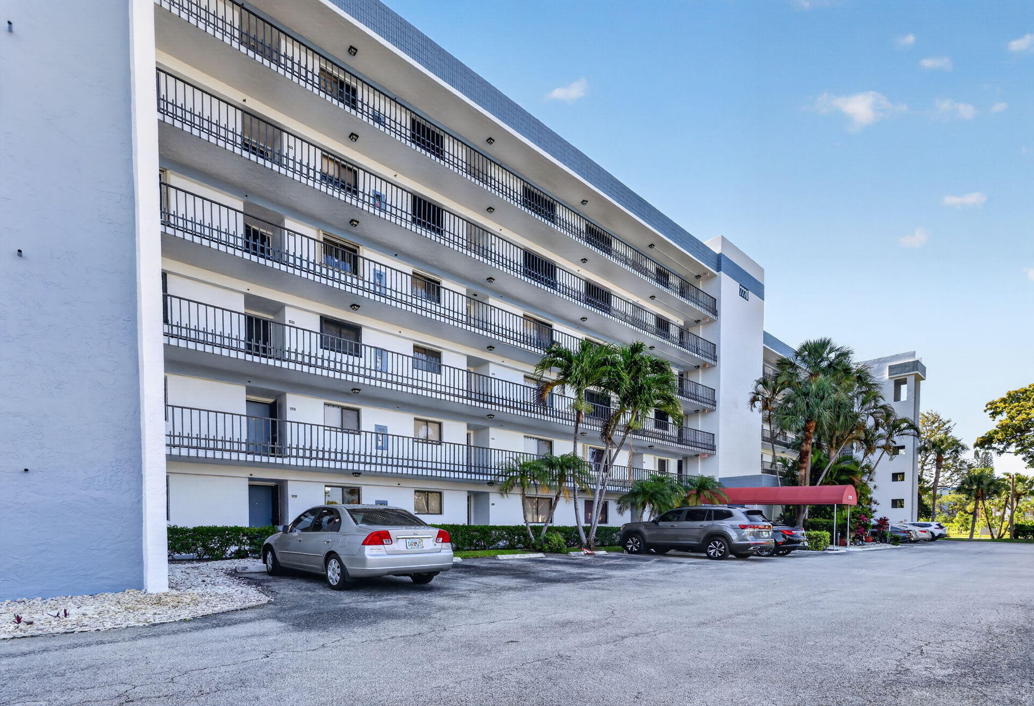 Foto de propiedad en 7770 Tahiti Lane 102, Lake Worth, FL 33467 Lake Worth con MLS# 