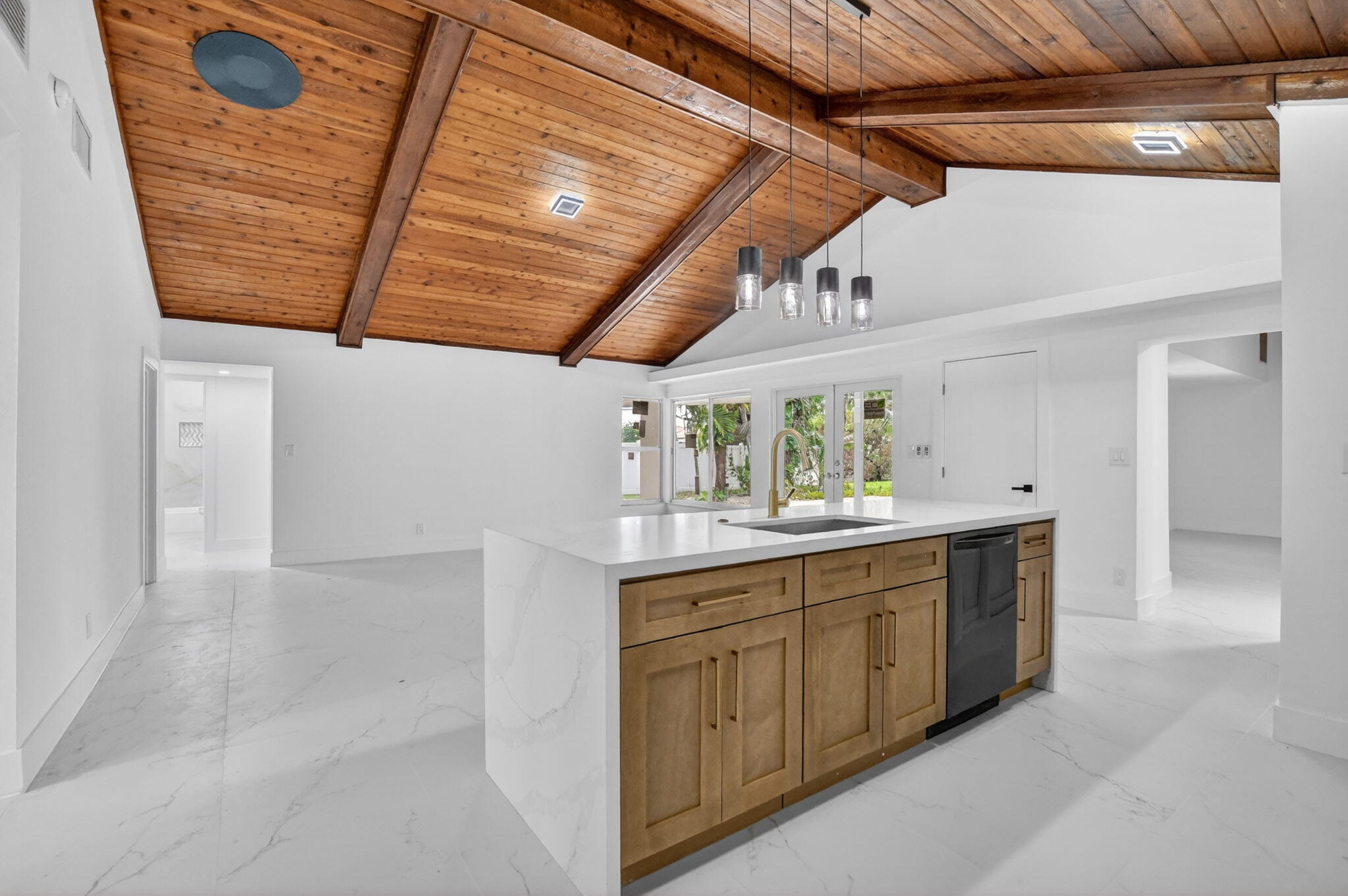 Foto de propiedad en 4701 NW 1st Place, Deerfield Beach, FL 33442 Deerfield Beach con MLS# 