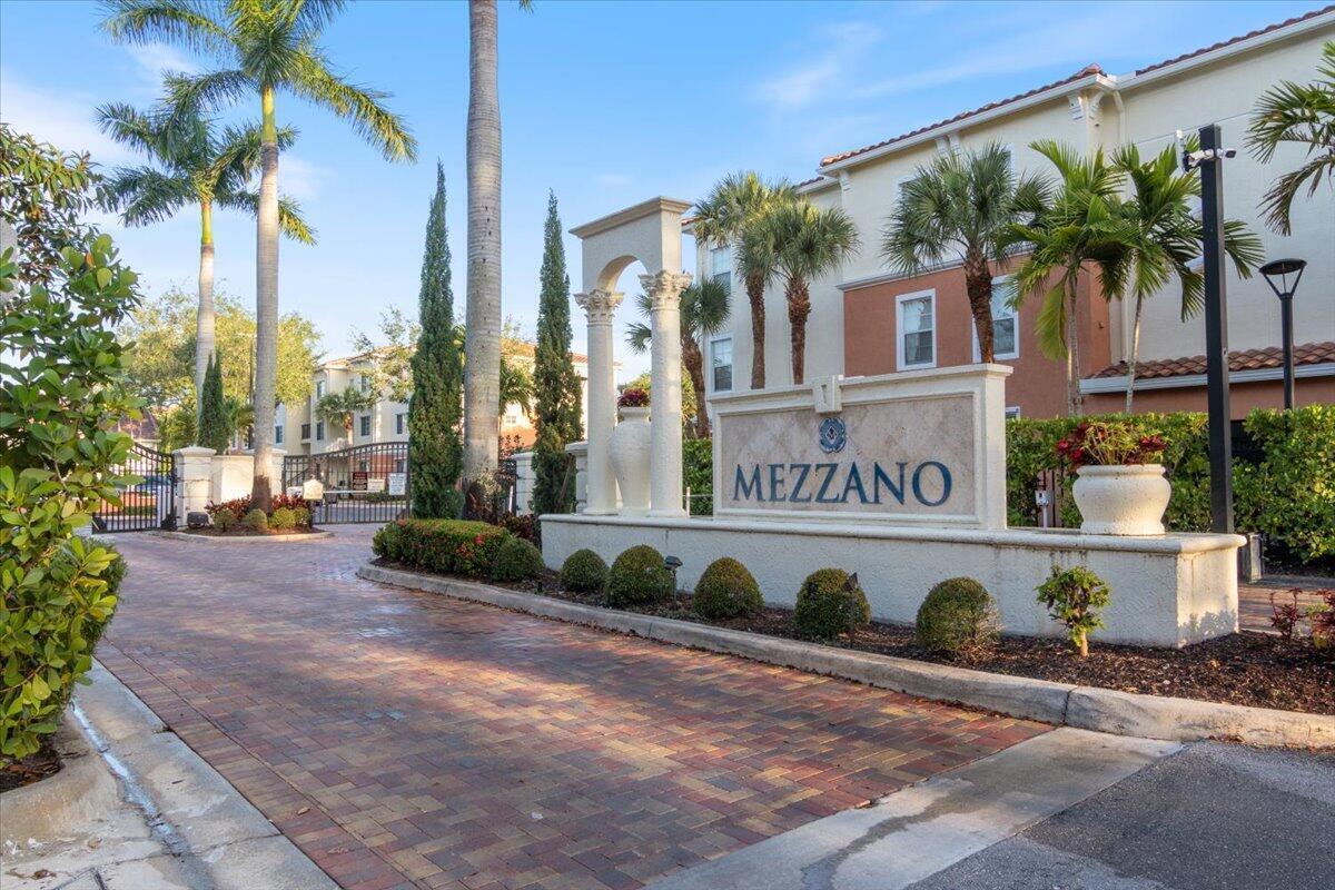 Foto de propiedad en 9849 Baywinds Drive 8304, West Palm Beach, FL 33411 West Palm Beach con MLS# 