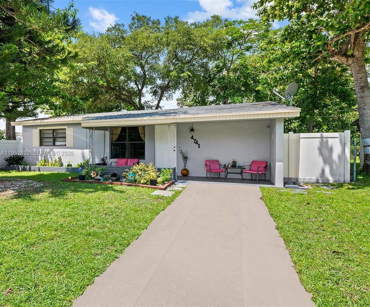 Foto de propiedad en 4741 SW 25th Terrace, Dania Beach, FL 33312 Dania Beach con MLS# 