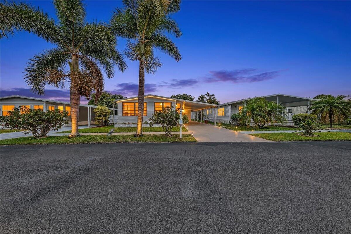 Foto de propiedad en 252 NW 53rd Court, Deerfield Beach, FL 33064 Deerfield Beach con MLS# 