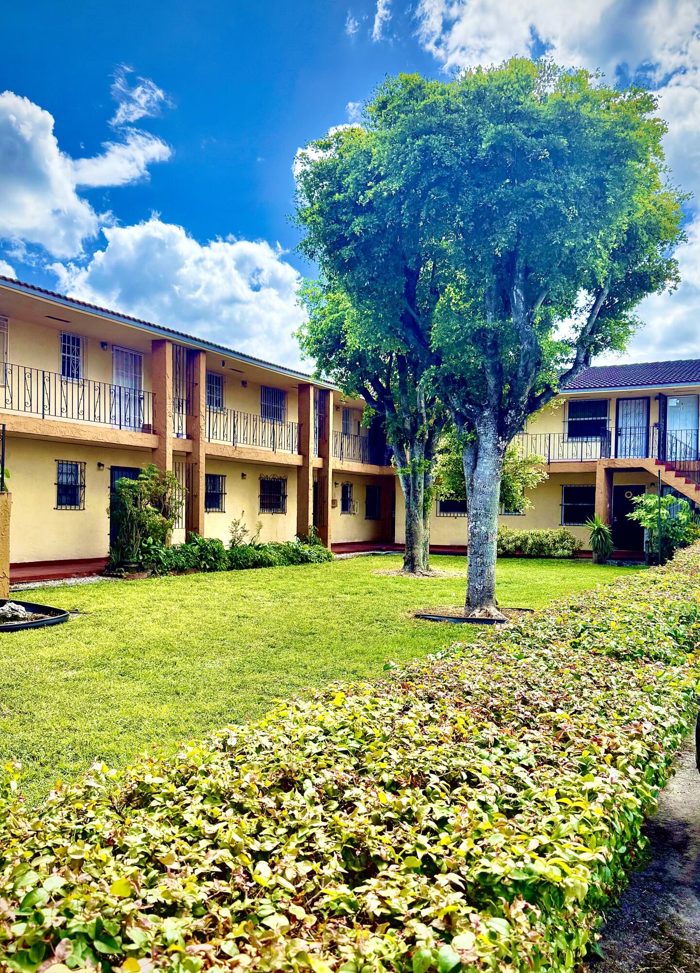 En Renta 4050 NW 135th Street 22-1, Opa-Locka, FL 33054, Opa-Locka, FL 33054