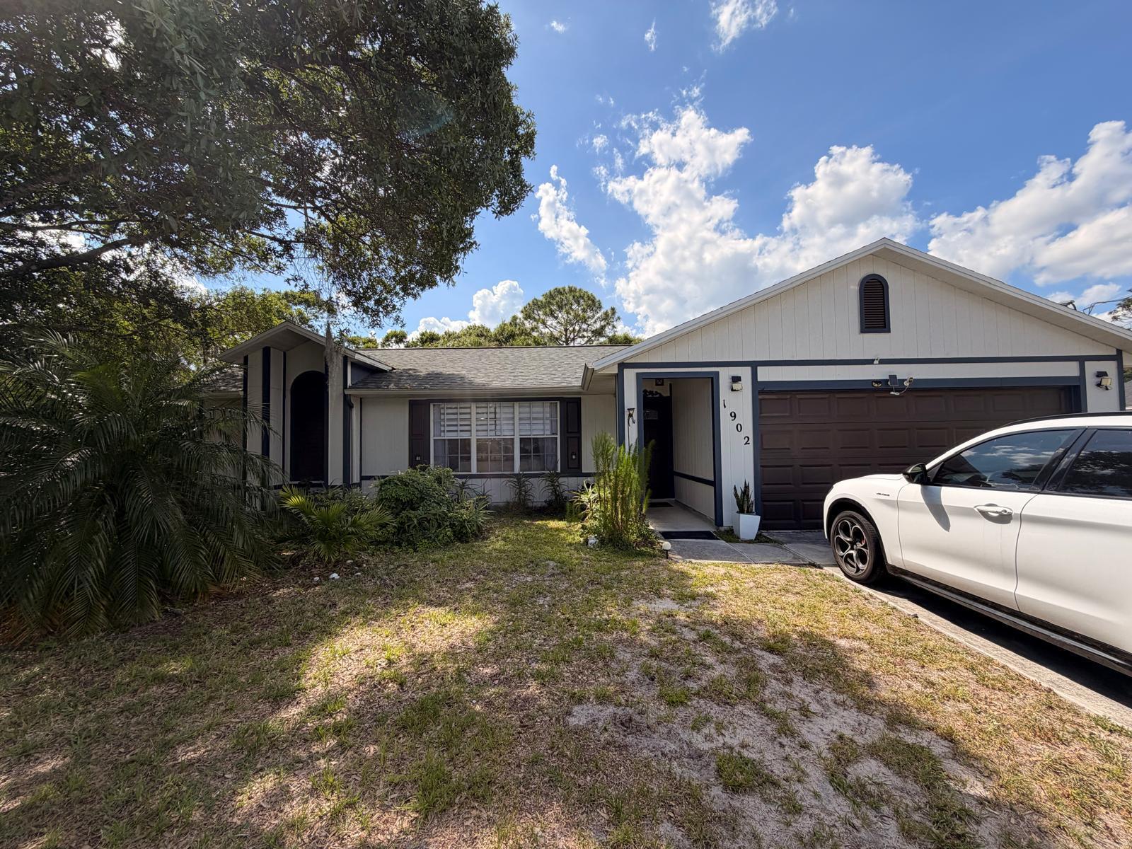 Foto de propiedad en 1902 SW Aladdin Street, Port St. Lucie, FL 34953 Port St. Lucie con MLS# 