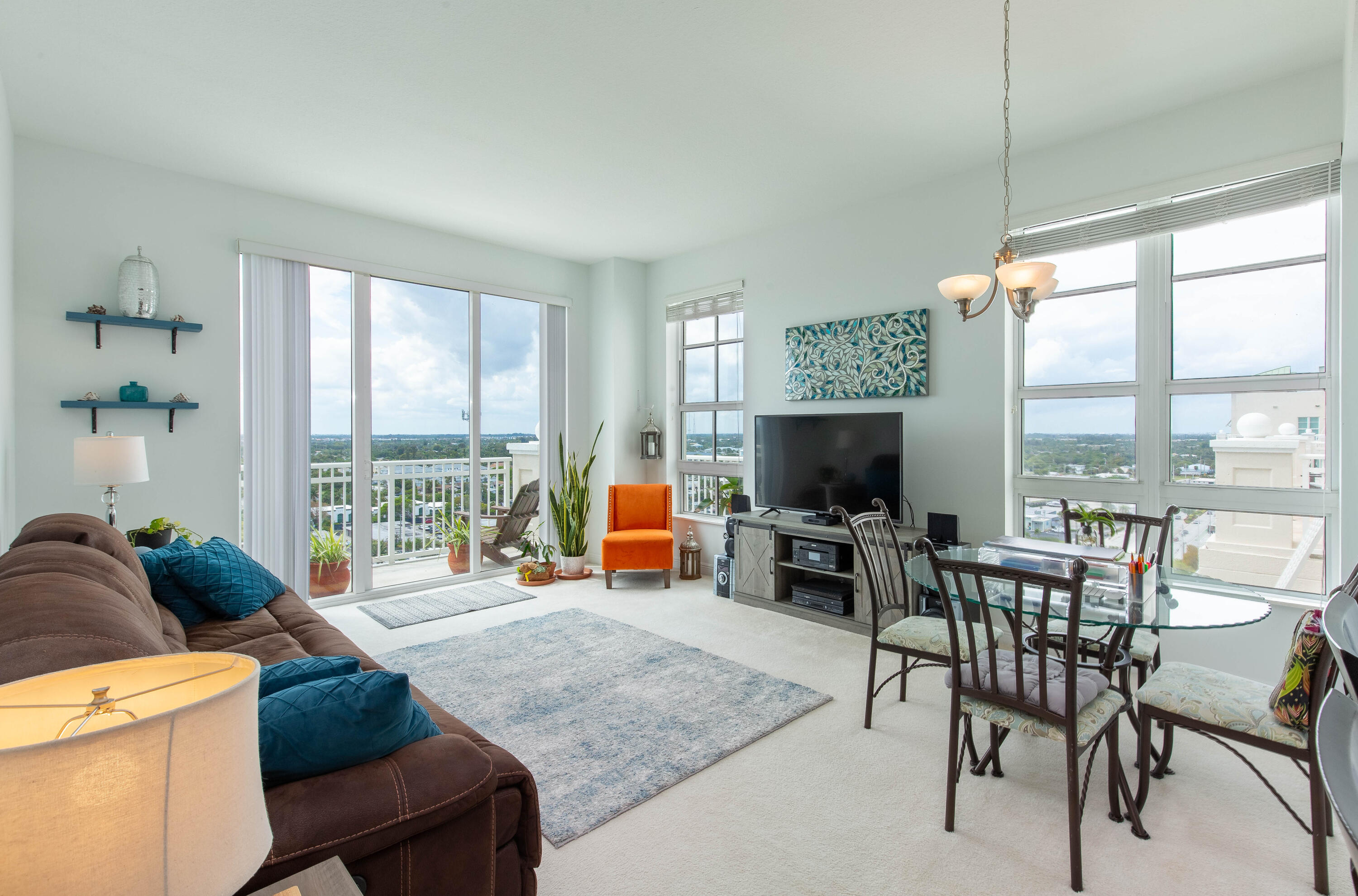 Foto de propiedad en 350 N Federal Highway Ph04, Boynton Beach, FL 33435 Boynton Beach con MLS# 
