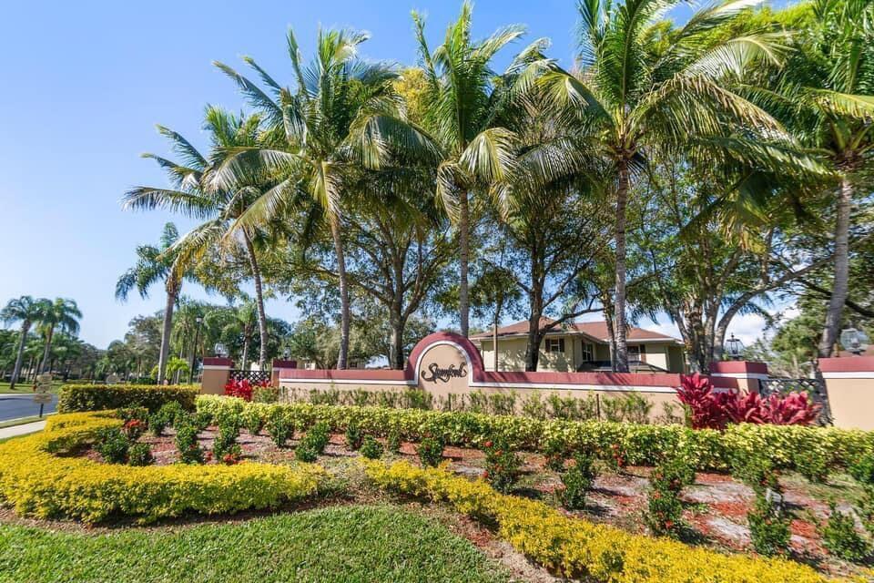 Foto de propiedad en 40 Essex Court C, Royal Palm Beach, FL 33411 Royal Palm Beach con MLS# 
