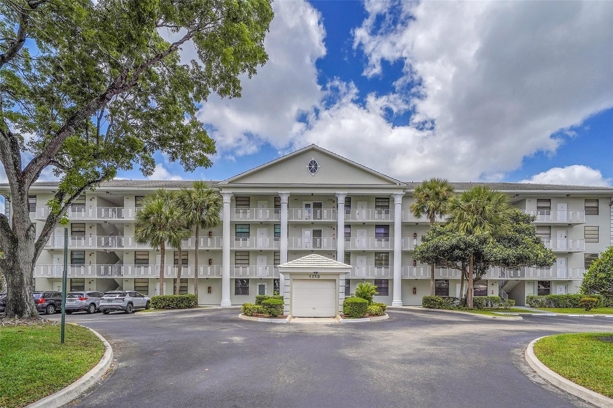 Foto de propiedad en 1713 Whitehall Drive 103, Davie, FL 33324 Davie con MLS# 
