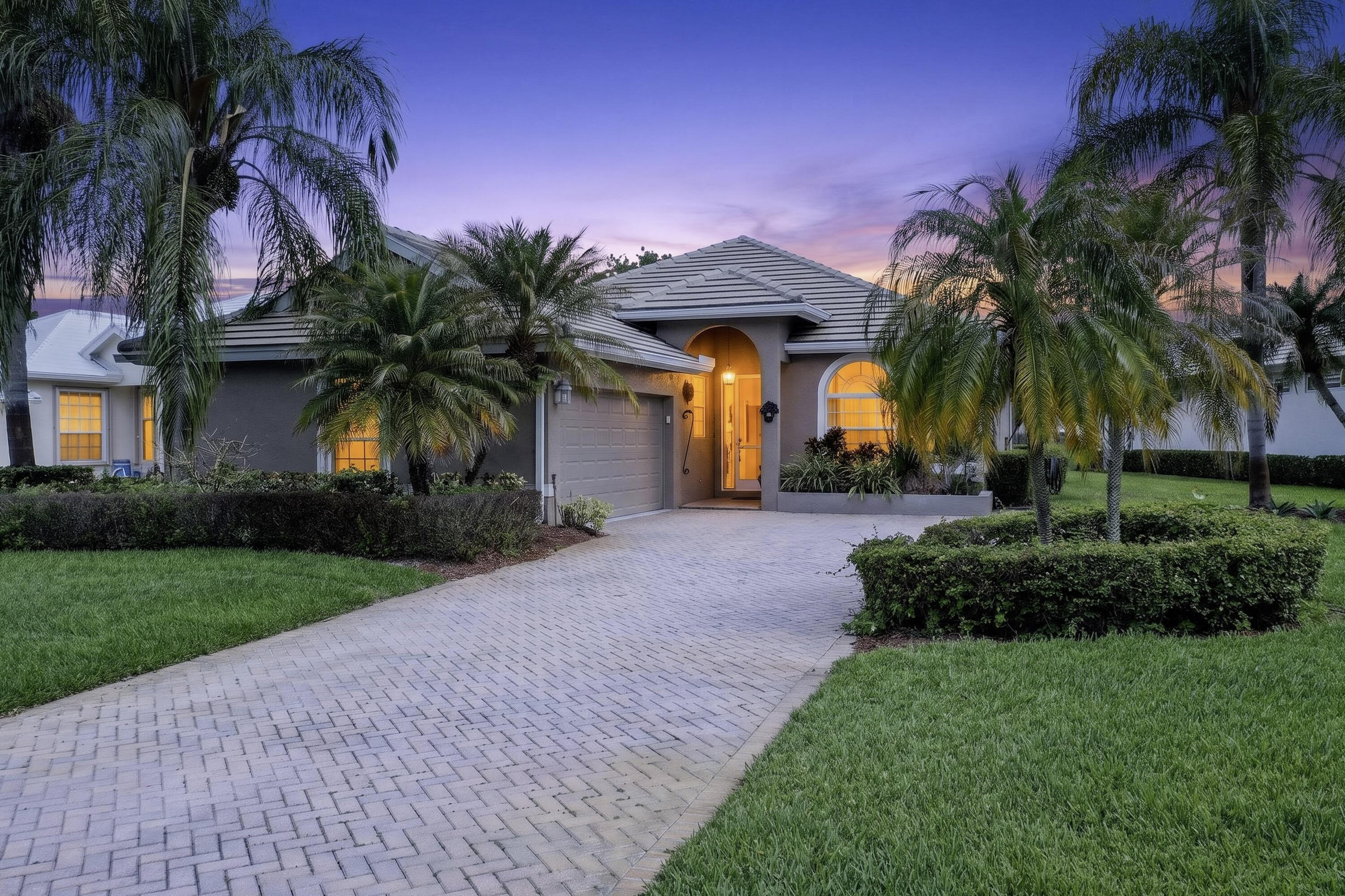 Foto de propiedad en 9434 Poinciana Court, Fort Pierce, FL 34951 Fort Pierce con MLS# 