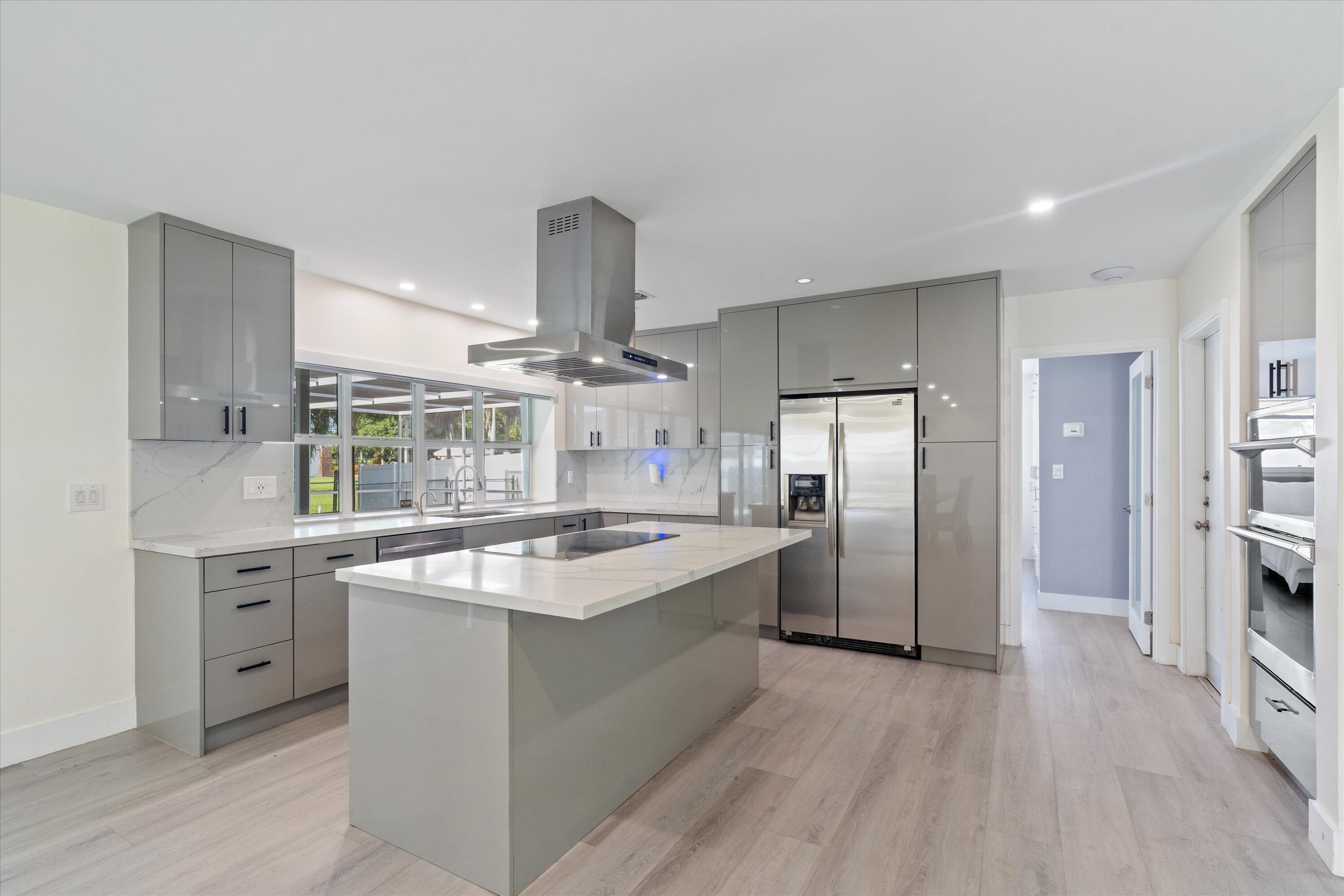 Foto de propiedad en 7521 SW 1st Street, Plantation, FL 33317 Plantation con MLS# 