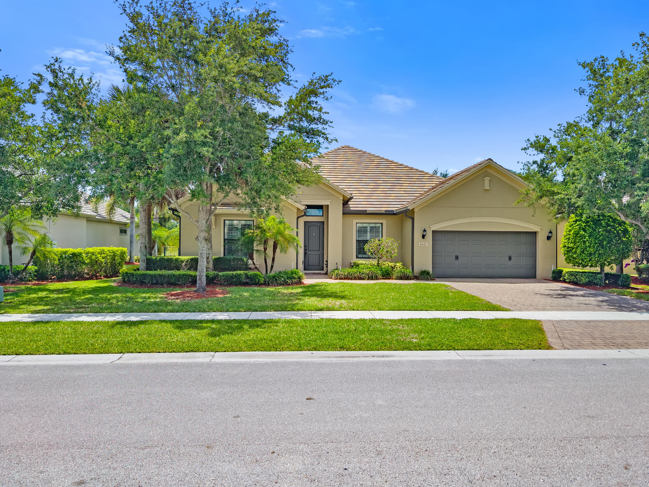 Foto de propiedad en 4591 Siena Circle, Wellington, FL 33414 Wellington con MLS# 