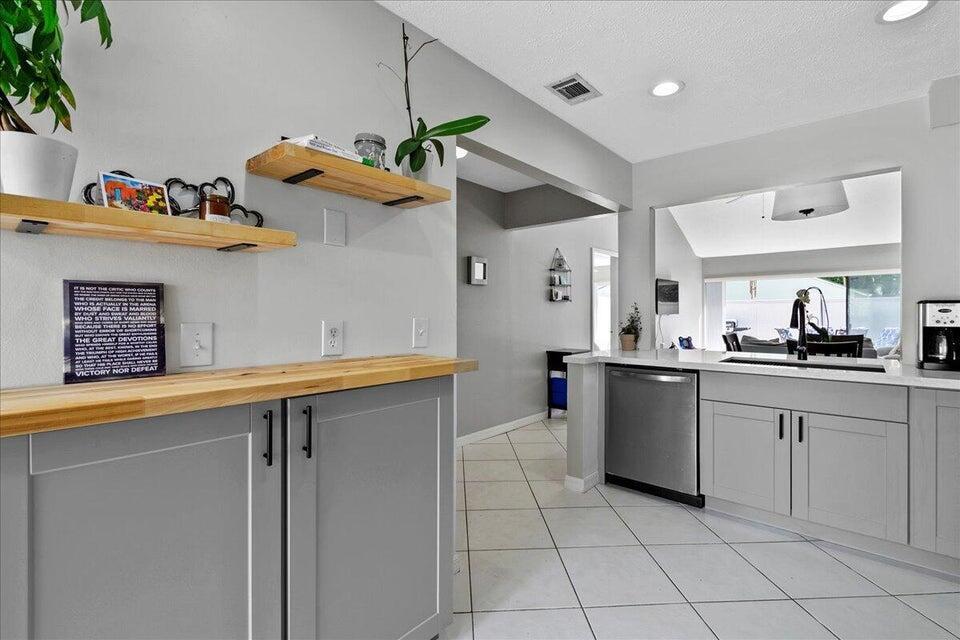 Foto de propiedad en 12875 Spinnaker Lane, Wellington, FL 33414 Wellington con MLS# 