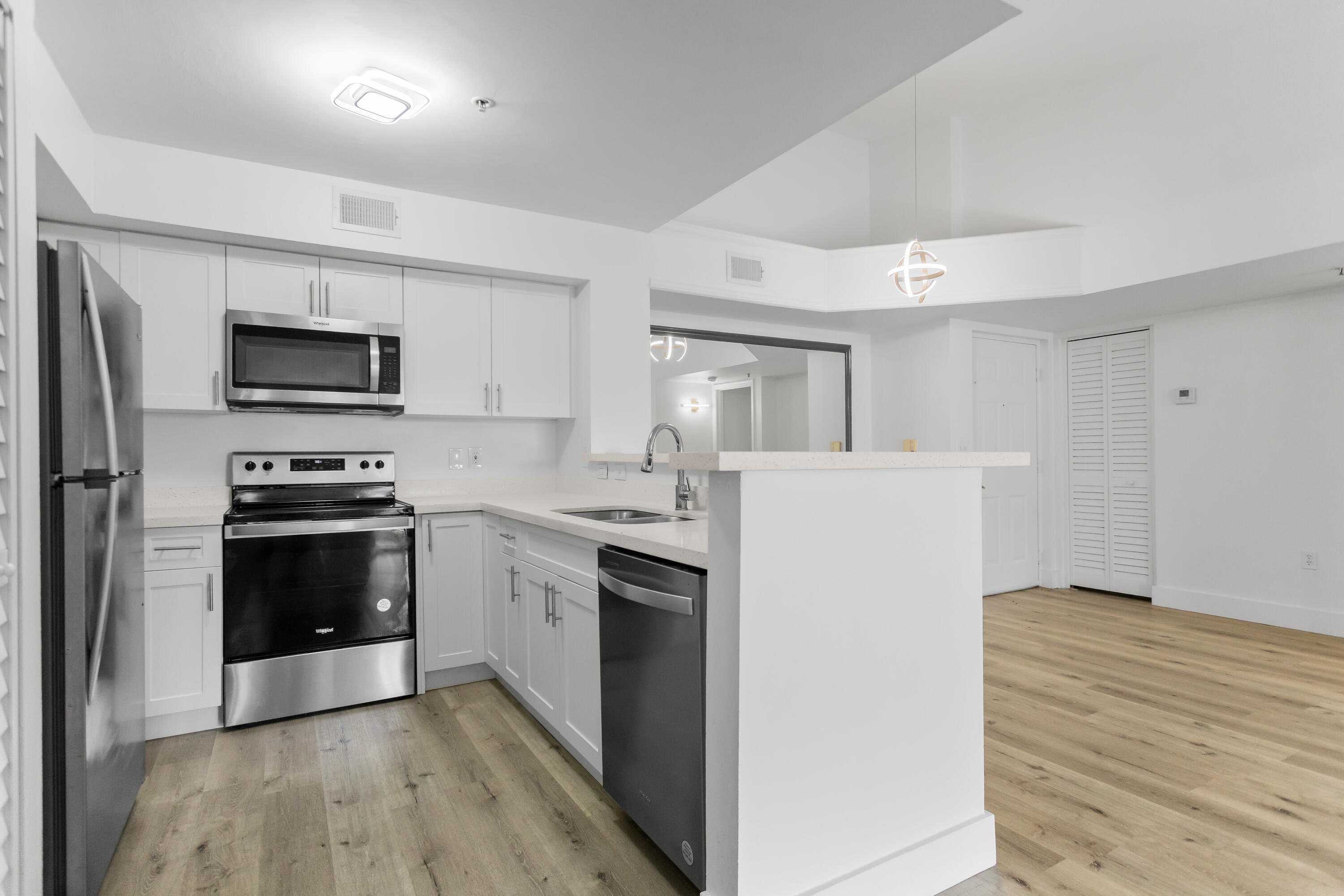 Foto de propiedad en 2113 Renaissance Boulevard 306, Miramar, FL 33025 Miramar con MLS# 