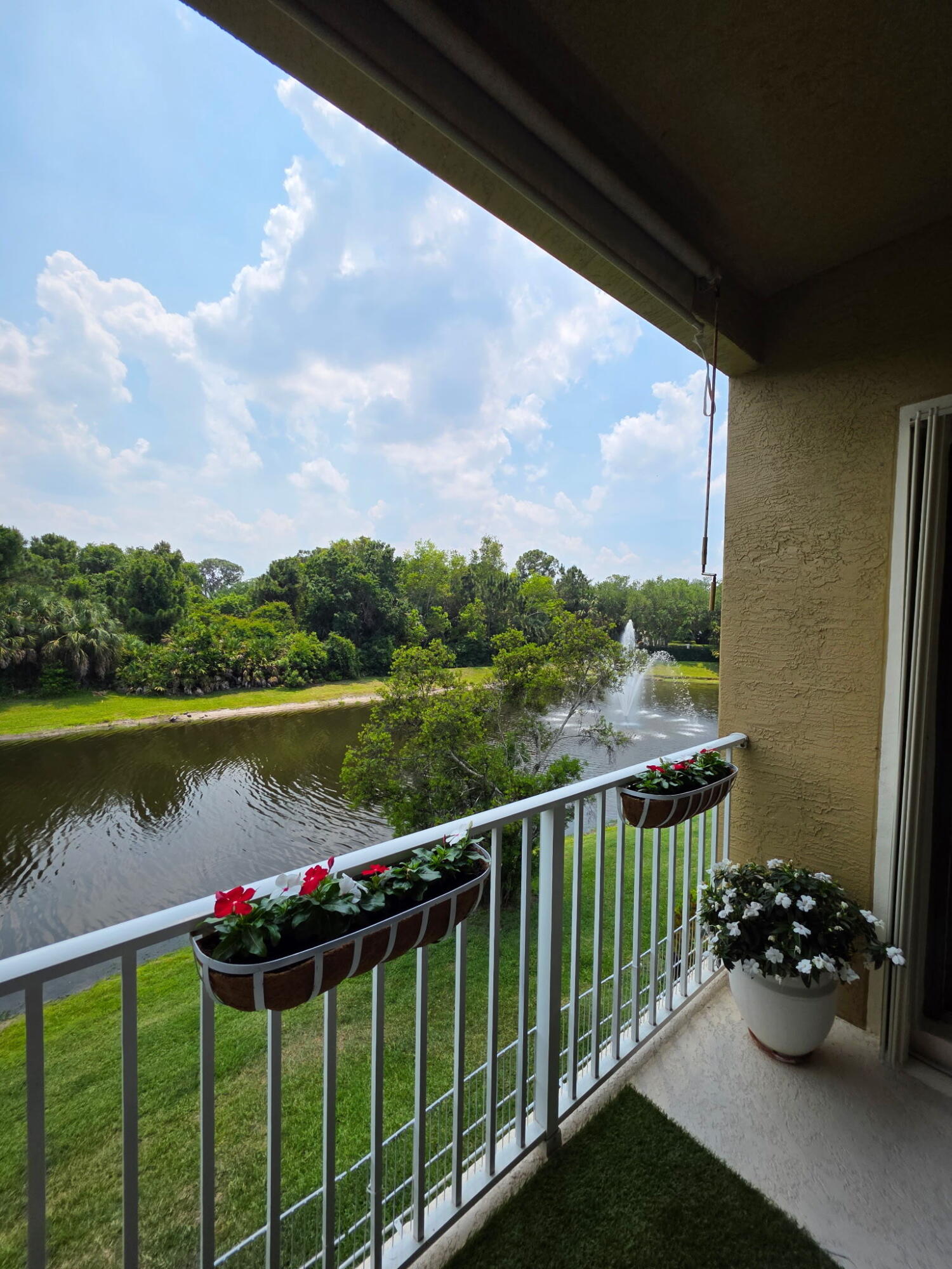 Foto de propiedad en 1560 SE Hampshire Way 204, Stuart, FL 34994 Stuart con MLS# 