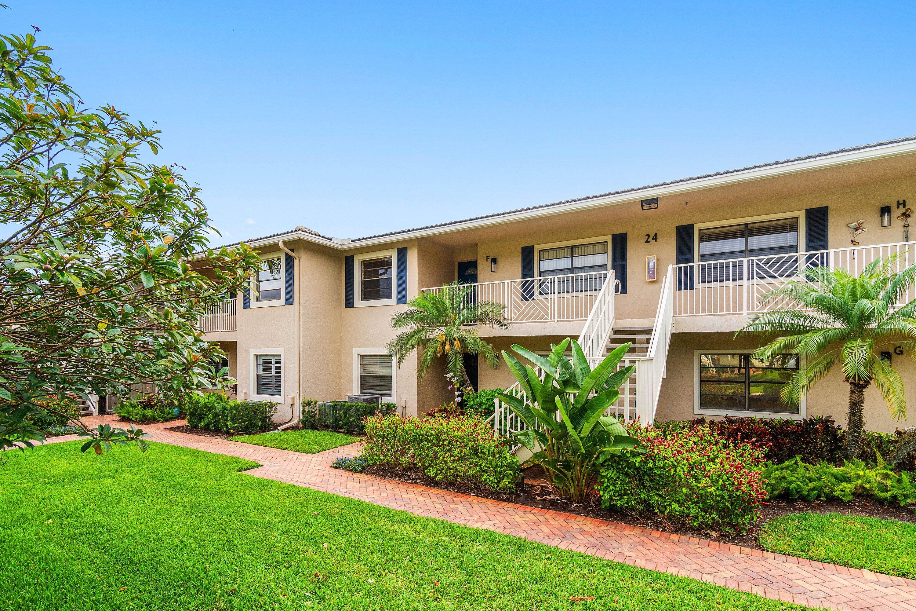 Foto de propiedad en 24 Stratford Drive E Unit E, Boynton Beach, FL 33436 Boynton Beach con MLS# 