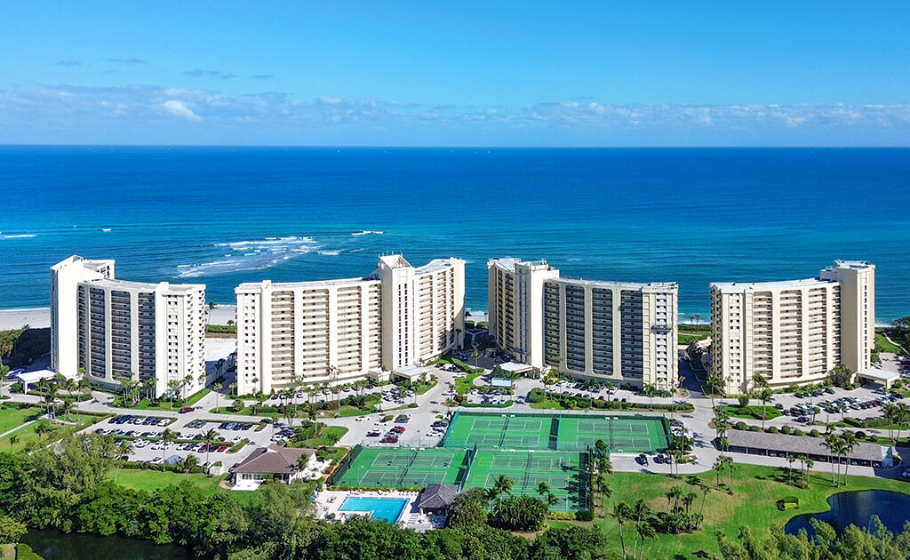 Foto de propiedad en 400 Ocean Trail Way 203, Jupiter, FL 33477 Jupiter con MLS# 