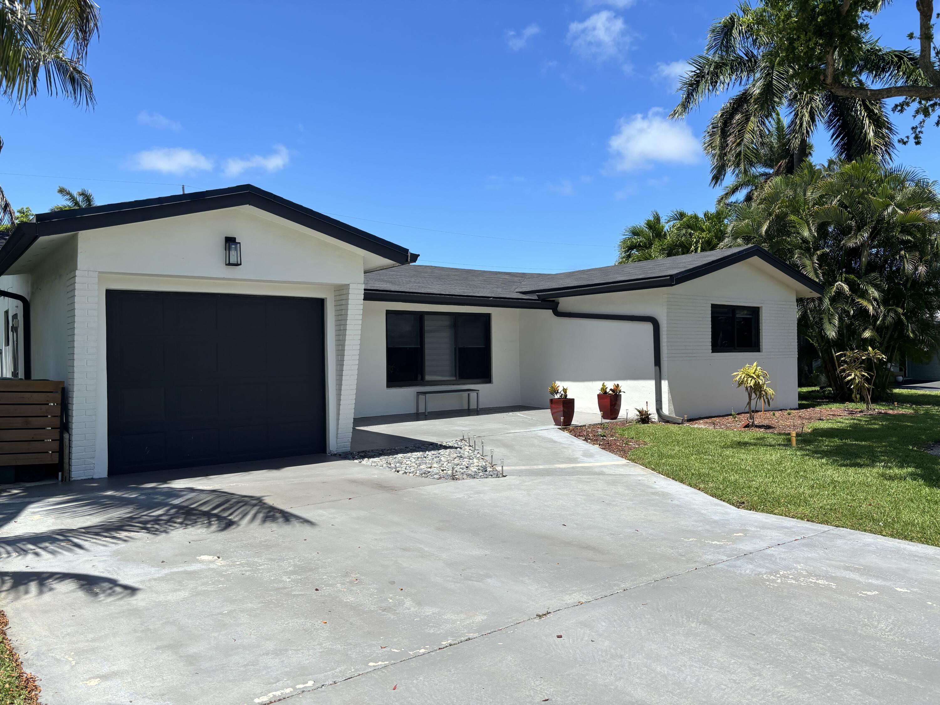 Foto de propiedad en 1411 NE 41st Street, Oakland Park, FL 33334 Oakland Park con MLS# 