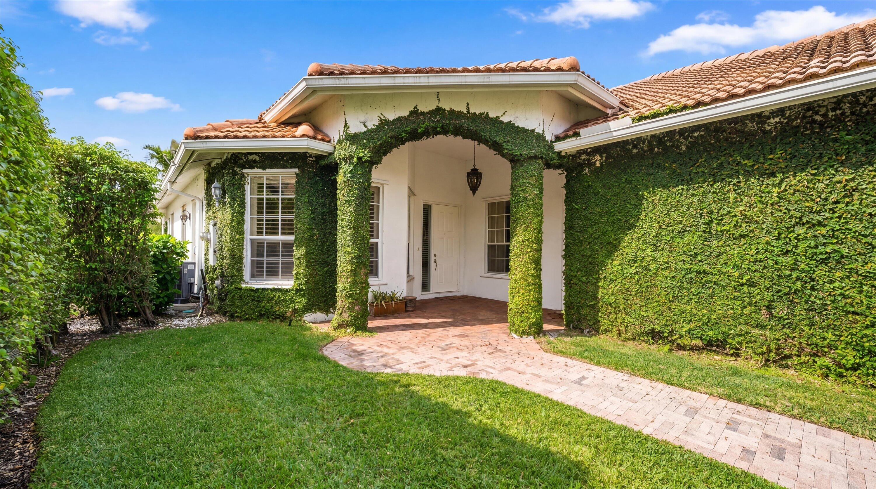 Foto de propiedad en 2920 Twin Oaks Way, Wellington, FL 33414 Wellington con MLS# 