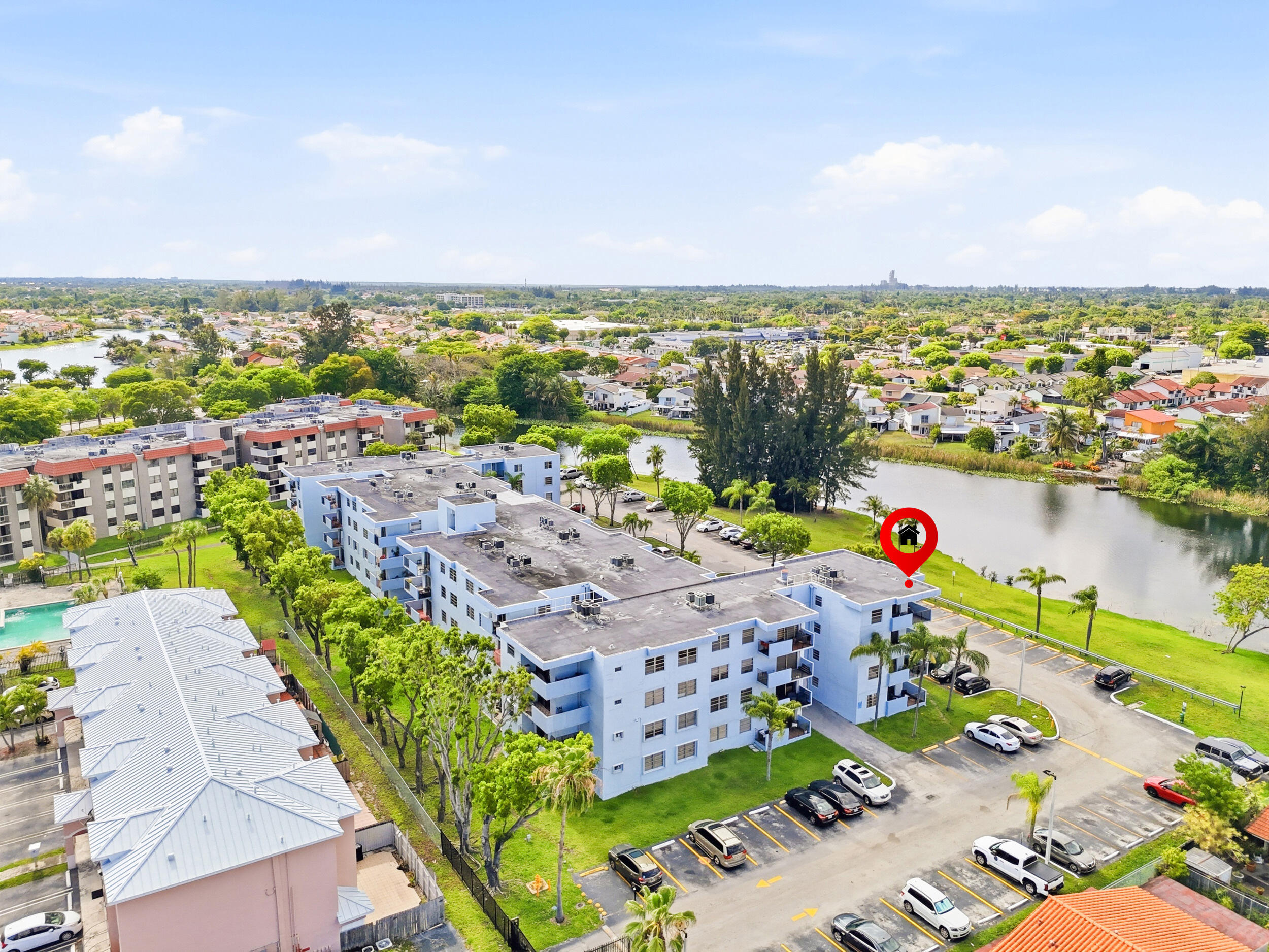 Foto de propiedad en 1221 SW 122nd Avenue 401, Miami, FL 33184 Miami con MLS# 