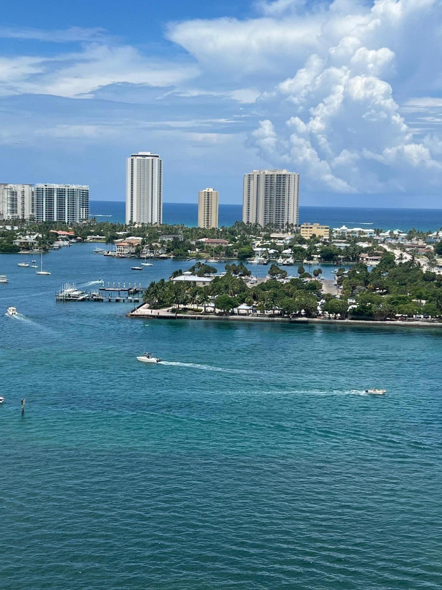 Foto de propiedad en 2640 Lake Shore Drive 1811, Riviera Beach, FL 33404 Riviera Beach con MLS# 