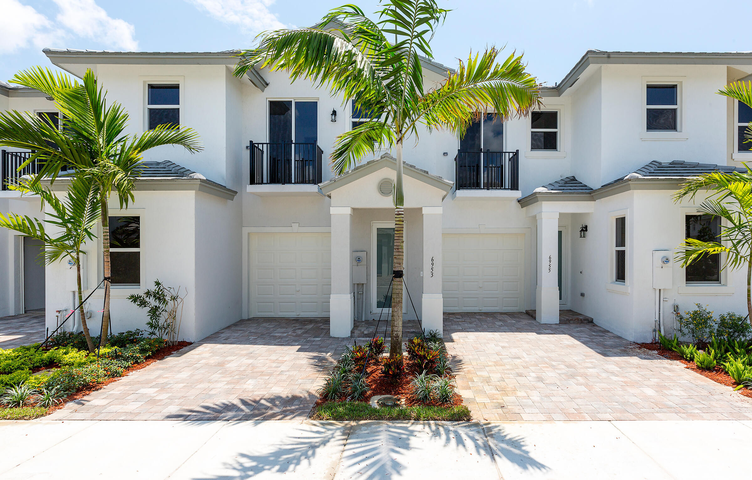 Foto de propiedad en 6979 Pines Circle 35, Coconut Creek, FL 33073 Coconut Creek con MLS# 