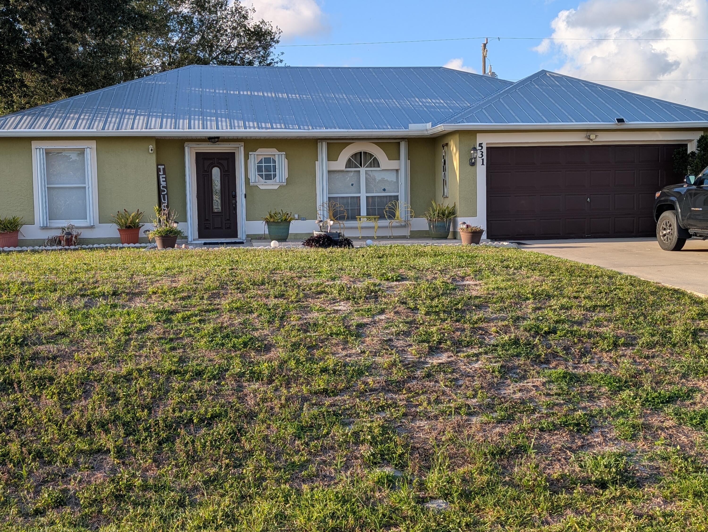 Foto de propiedad en 531 SW Bradshaw Circle, Port St. Lucie, FL 34953 Port St. Lucie con MLS# 