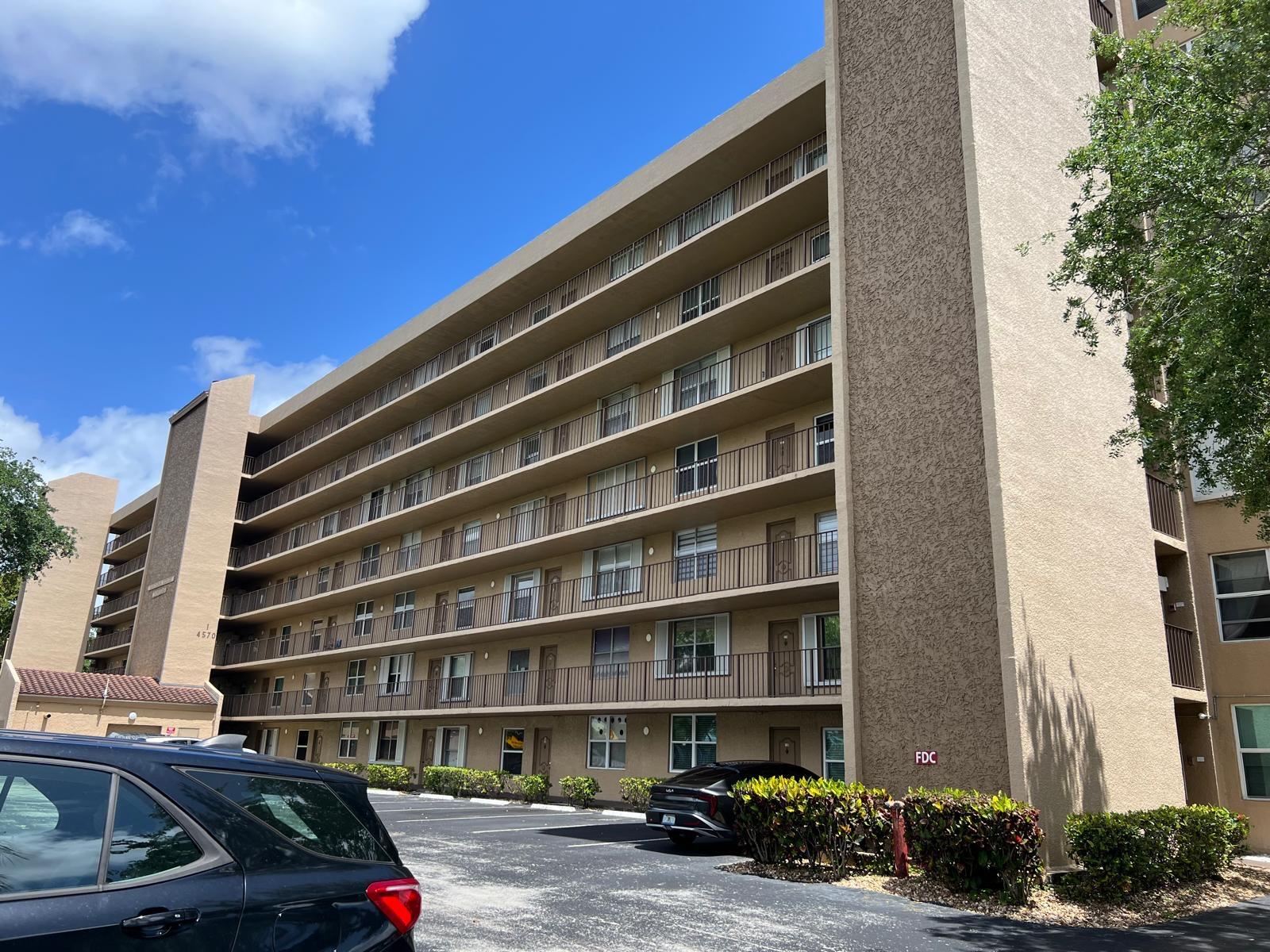Foto de propiedad en 4570 NW 18th Avenue 606, Deerfield Beach, FL 33064 Deerfield Beach con MLS# 