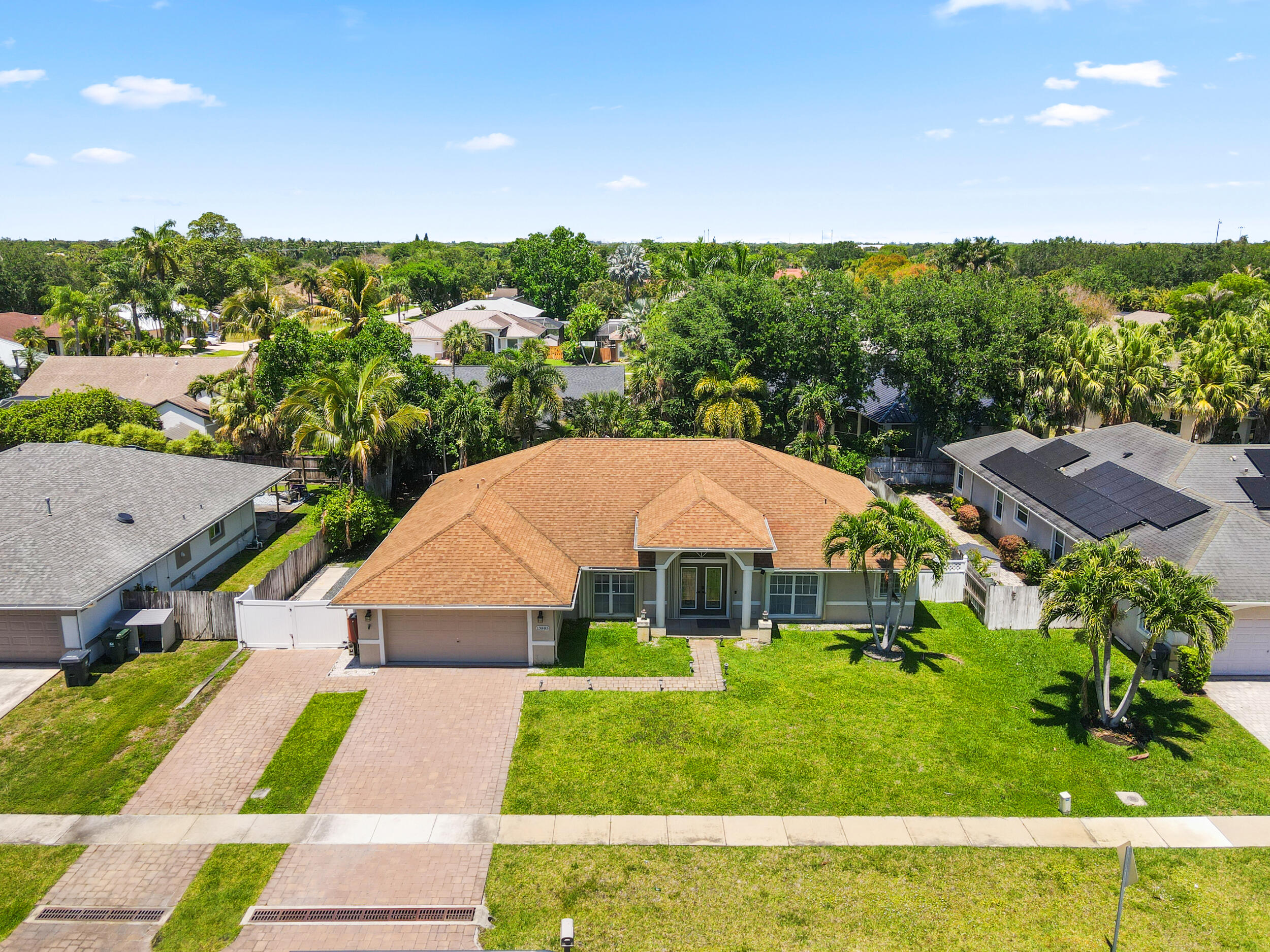 Foto de propiedad en 13885 Sheffield Street, Wellington, FL 33414 Wellington con MLS# 