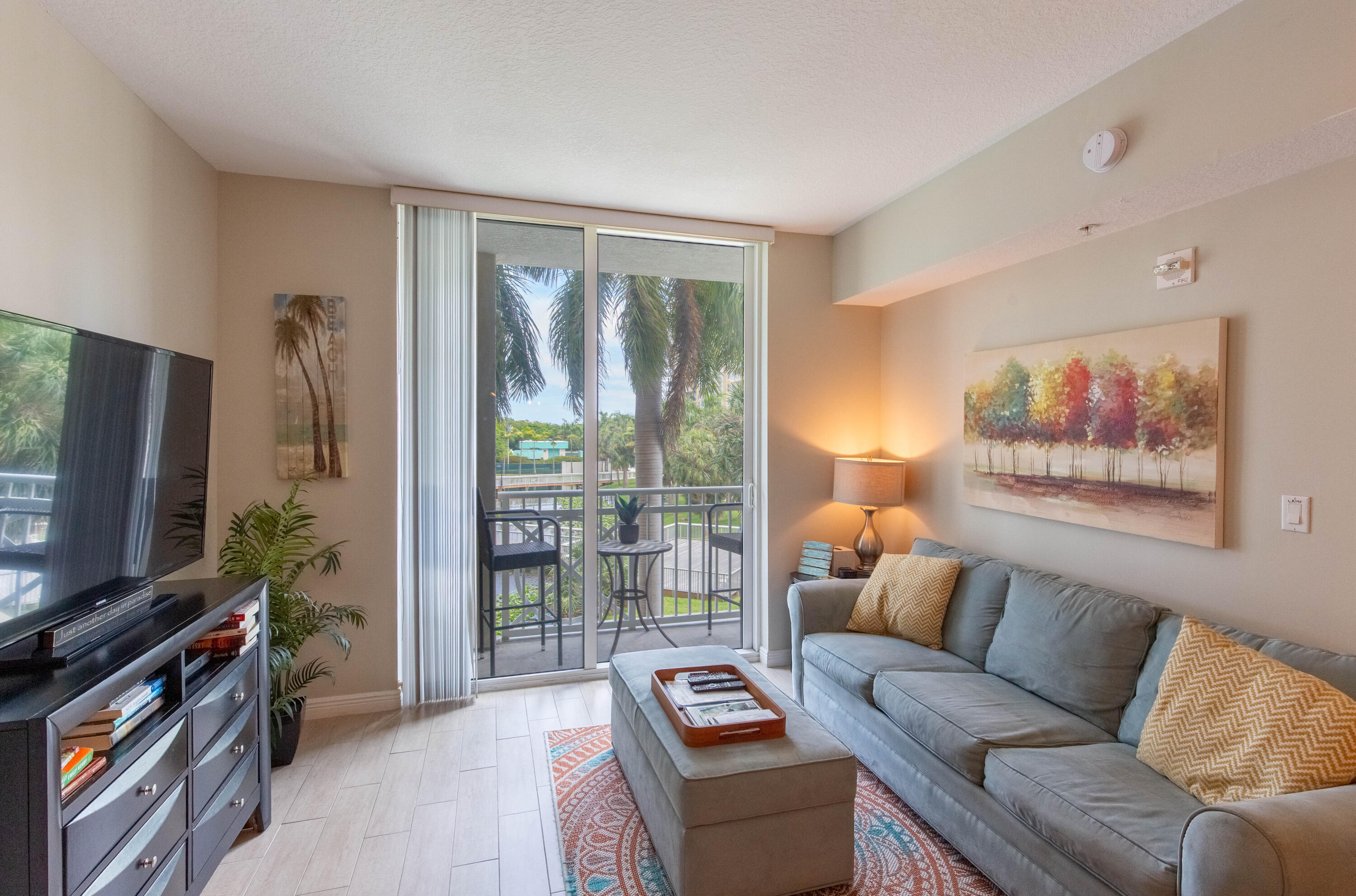 Foto de propiedad en 400 N Federal Highway 209s, Boynton Beach, FL 33435 Boynton Beach con MLS# 