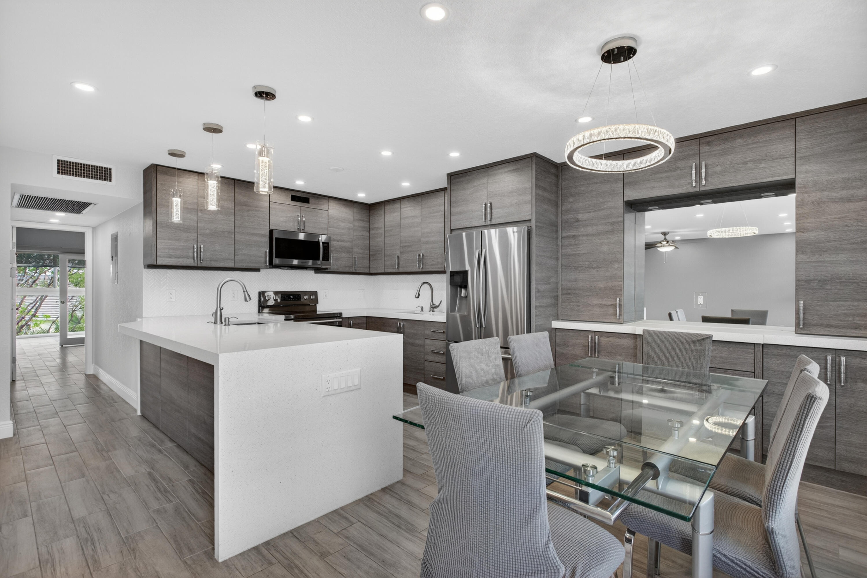 Foto de propiedad en 446 Richmond F, Deerfield Beach, FL 33442 Deerfield Beach con MLS# 