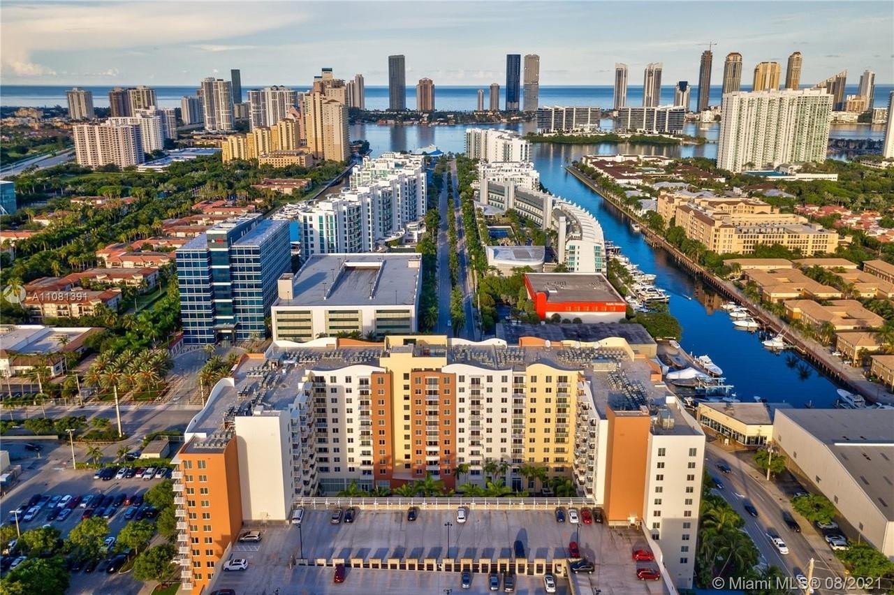 Foto de propiedad en 18800 NE 29th Avenue 704, Aventura, FL 33180 Aventura con MLS# 