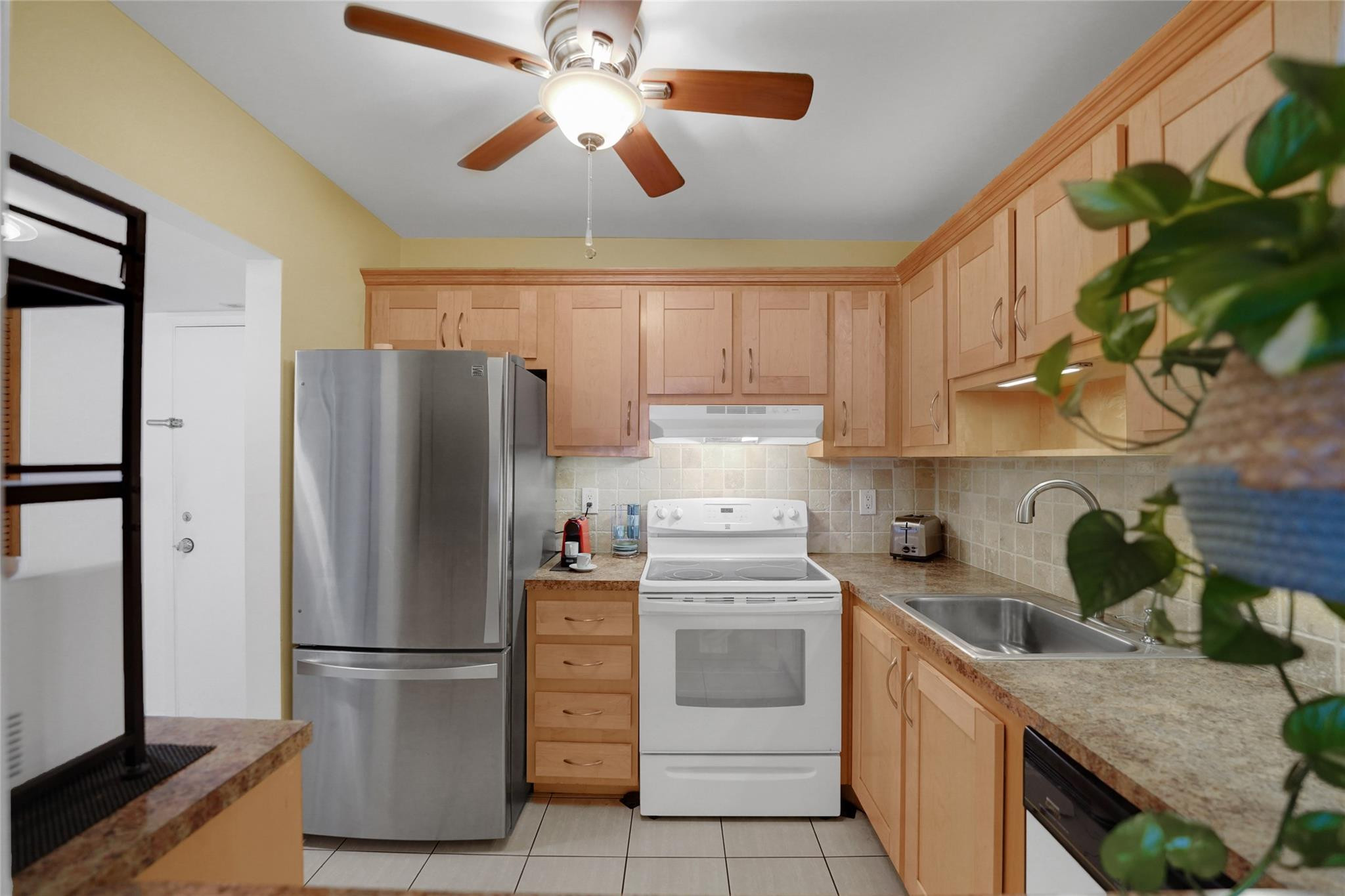 Foto de propiedad en 257 S Cypress Road 401, Pompano Beach, FL 33060 Pompano Beach con MLS# 