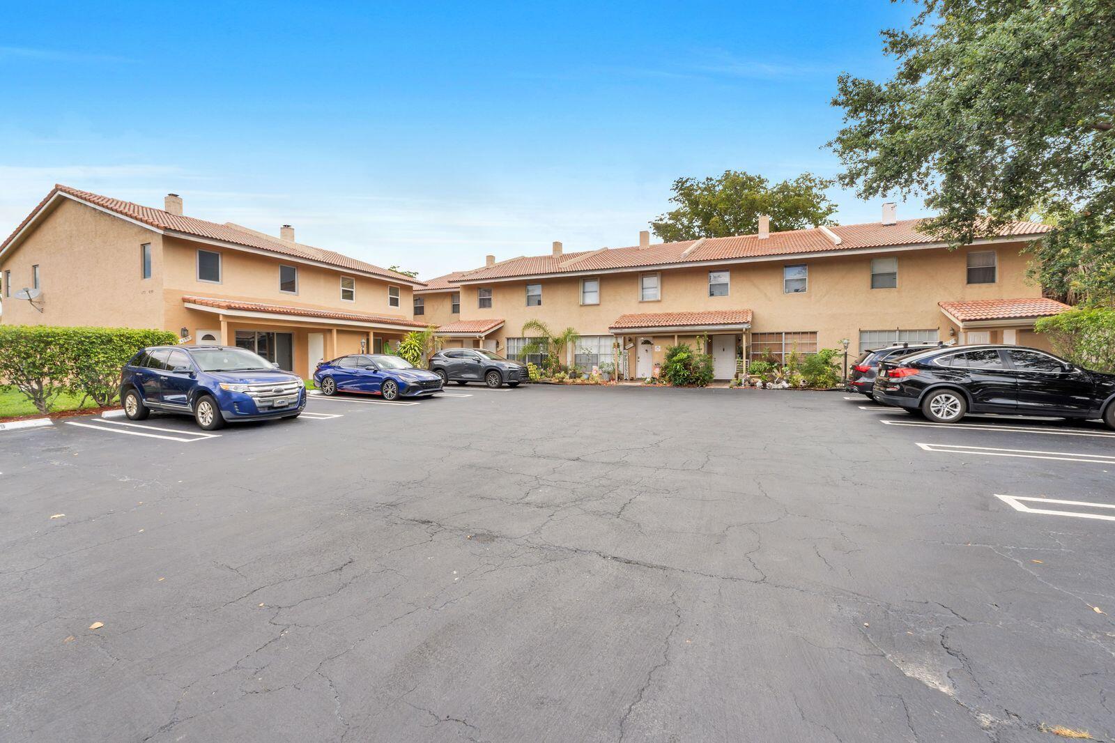 Foto de propiedad en 4295 Coral Springs Drive 3c, Coral Springs, FL 33065 Coral Springs con MLS# 