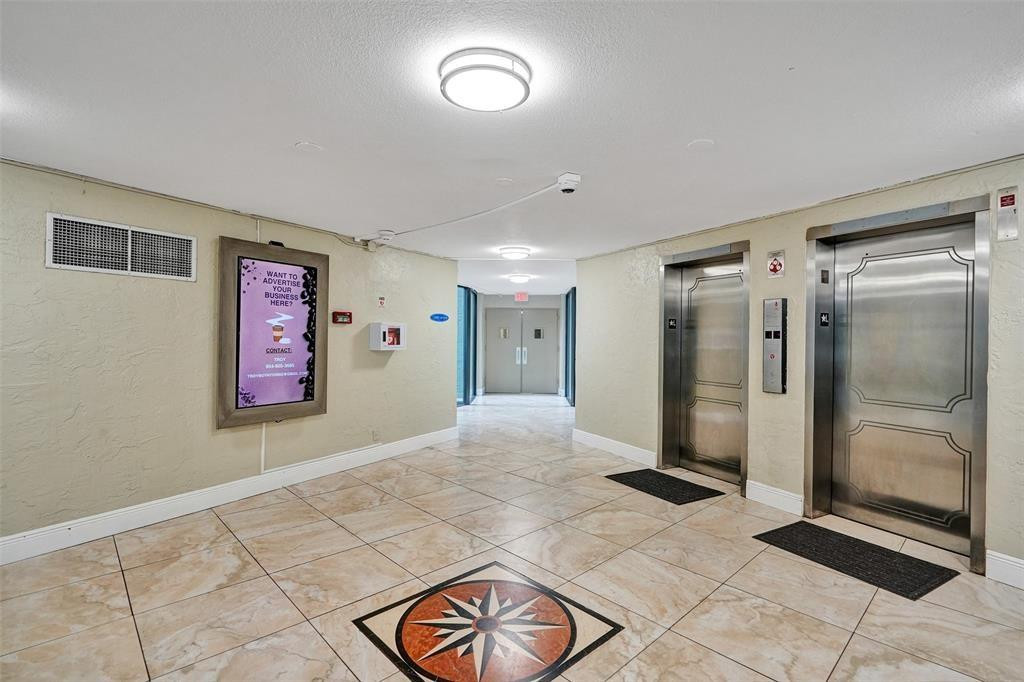 Foto de propiedad en 4222 Inverrary Boulevard 4116, Lauderhill, FL 33319 Lauderhill con MLS# 