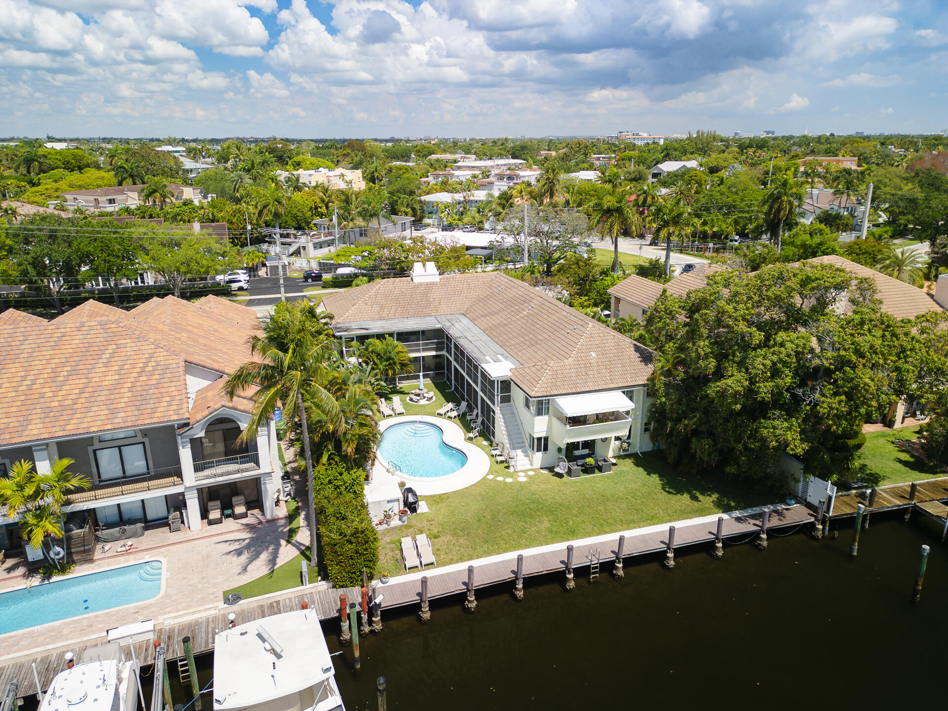 Foto de propiedad en 1308 Bayview Drive 1c, Fort Lauderdale, FL 33304 Fort Lauderdale con MLS# 