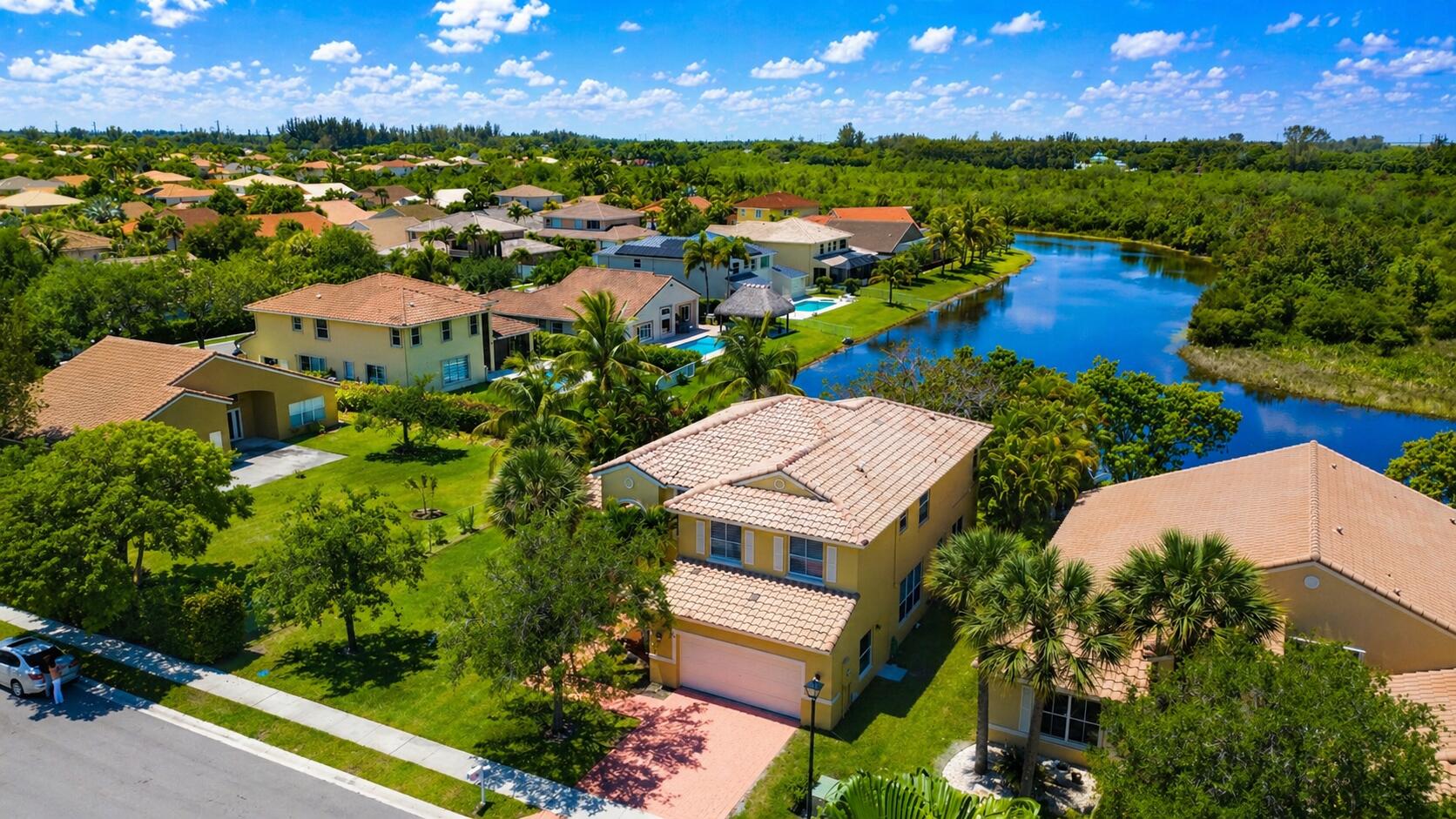 Foto de propiedad en 740 SW 191st Avenue, Pembroke Pines, FL 33029 Pembroke Pines con MLS# 