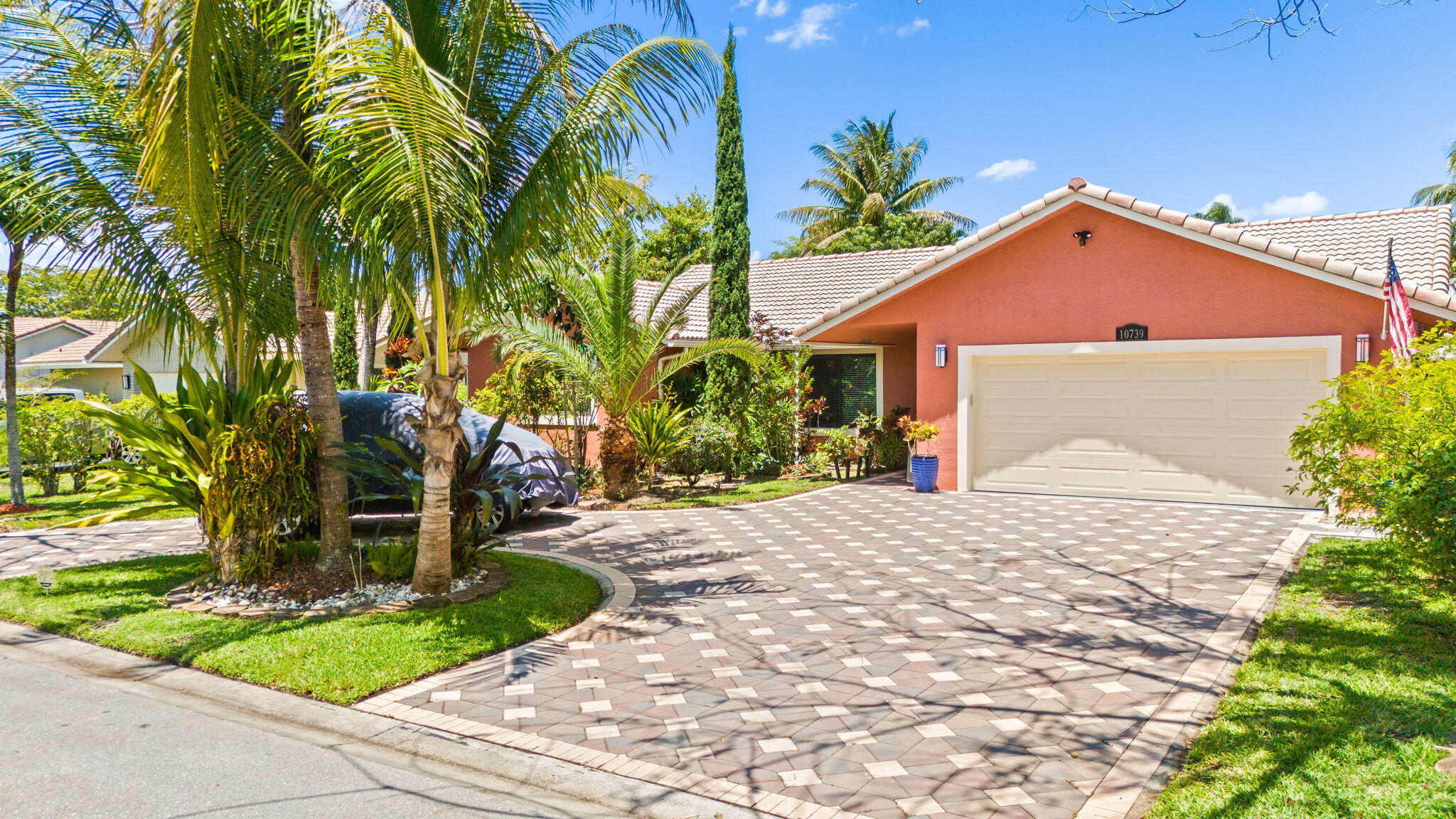 Foto de propiedad en 10739 NW 21st Street, Coral Springs, FL 33071 Coral Springs con MLS# 